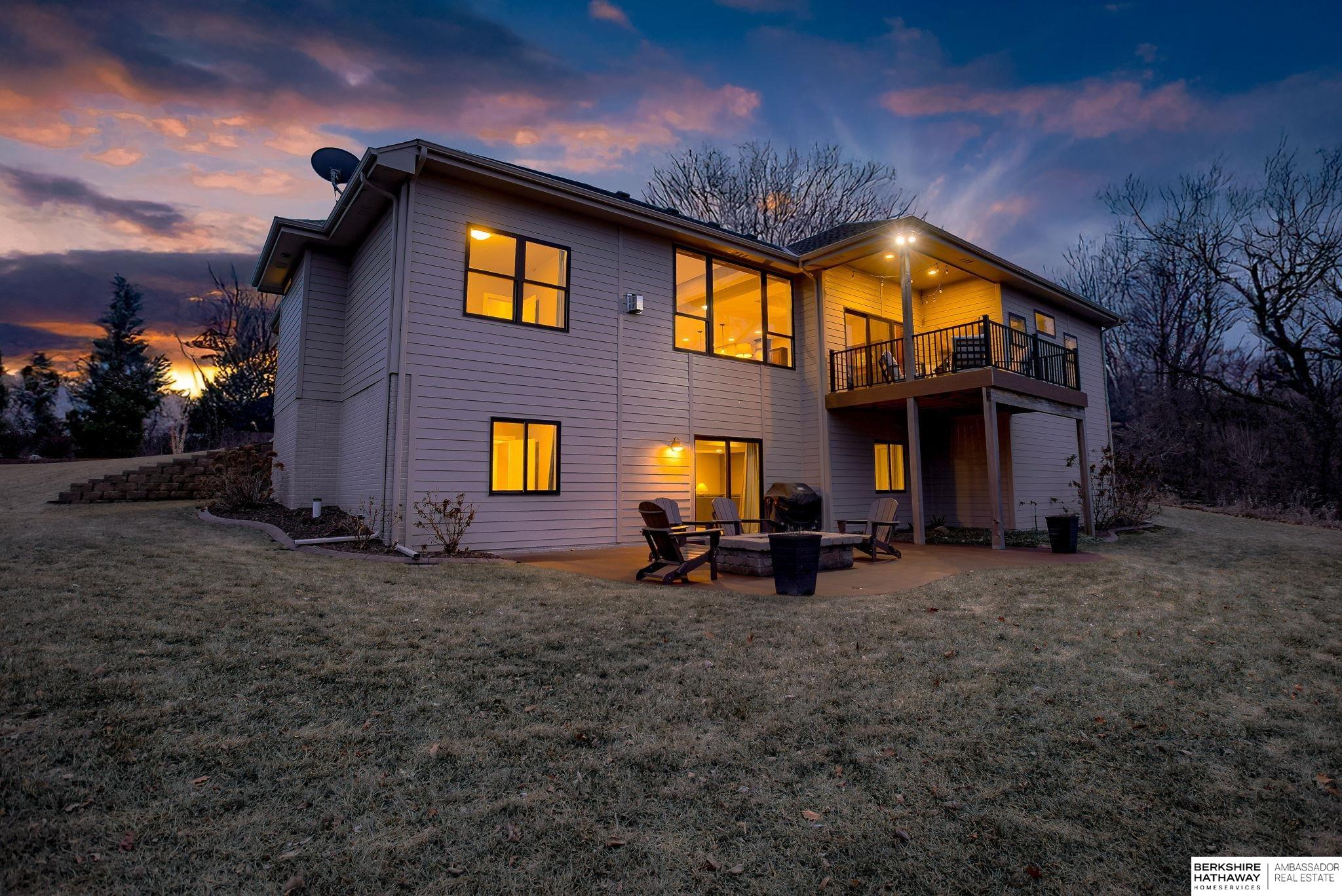 Louisville, Nebraska 68037, United States, 5 Bedrooms Bedrooms, ,3 BathroomsBathrooms,Residential,Active,8490