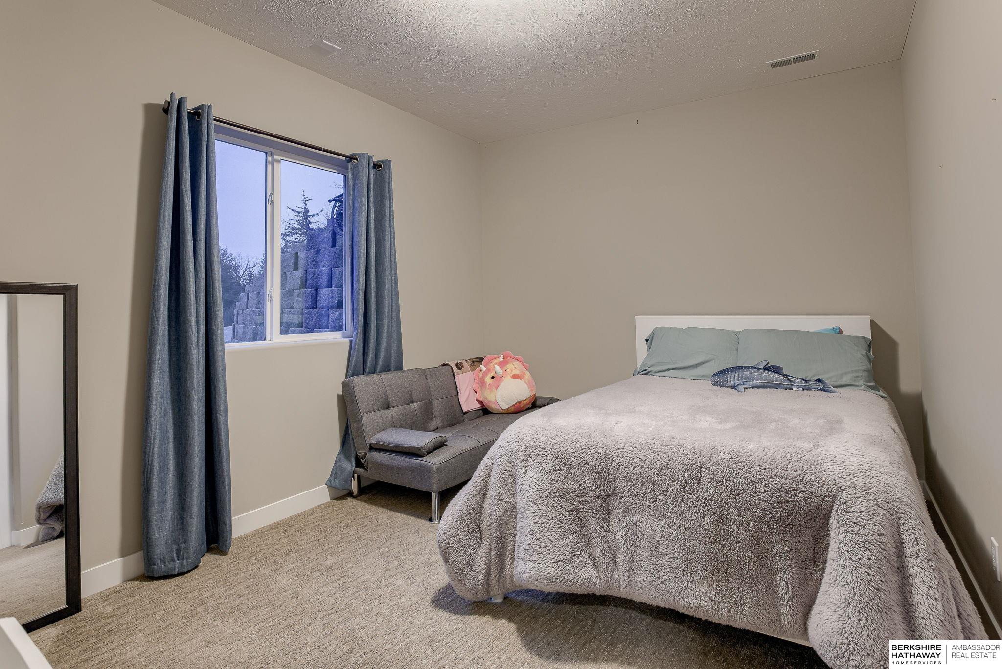 Louisville, Nebraska 68037, United States, 5 Bedrooms Bedrooms, ,3 BathroomsBathrooms,Residential,Active,8490