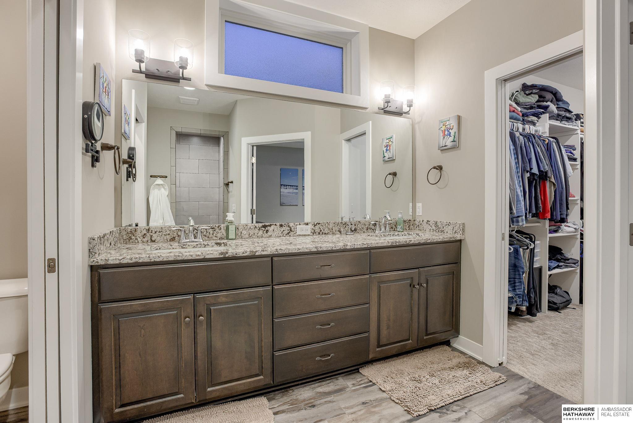 Louisville, Nebraska 68037, United States, 5 Bedrooms Bedrooms, ,3 BathroomsBathrooms,Residential,Active,8490