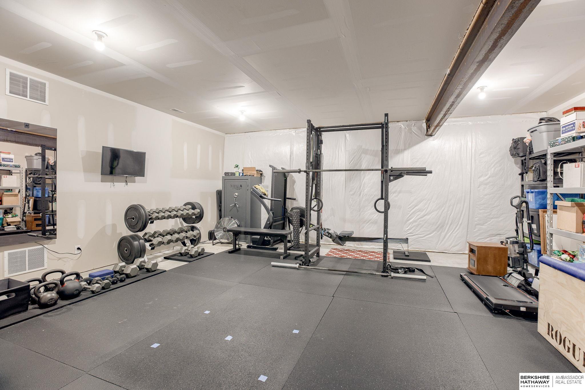 Louisville, Nebraska 68037, United States, 5 Bedrooms Bedrooms, ,3 BathroomsBathrooms,Residential,Active,8490