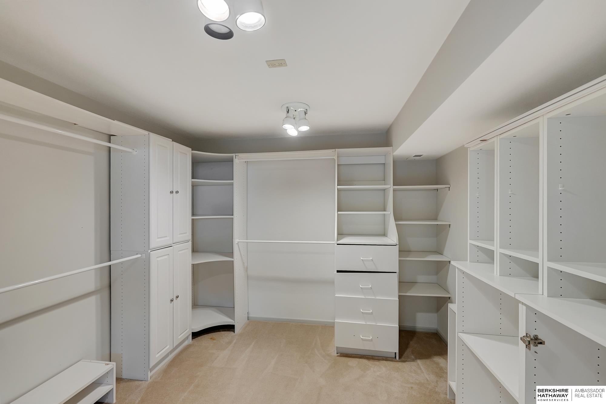 Fort Calhoun, Nebraska 68023, United States, 5 Bedrooms Bedrooms, ,3 BathroomsBathrooms,Residential,Active,1758