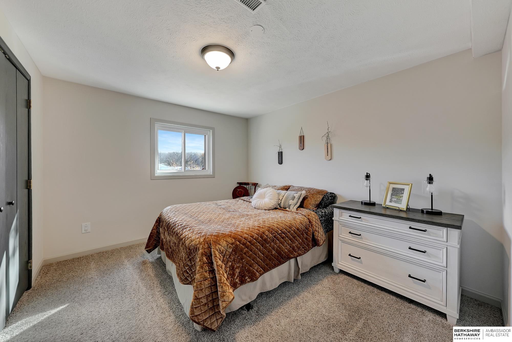 Fort Calhoun, Nebraska 68023, United States, 5 Bedrooms Bedrooms, ,3 BathroomsBathrooms,Residential,Active,1758