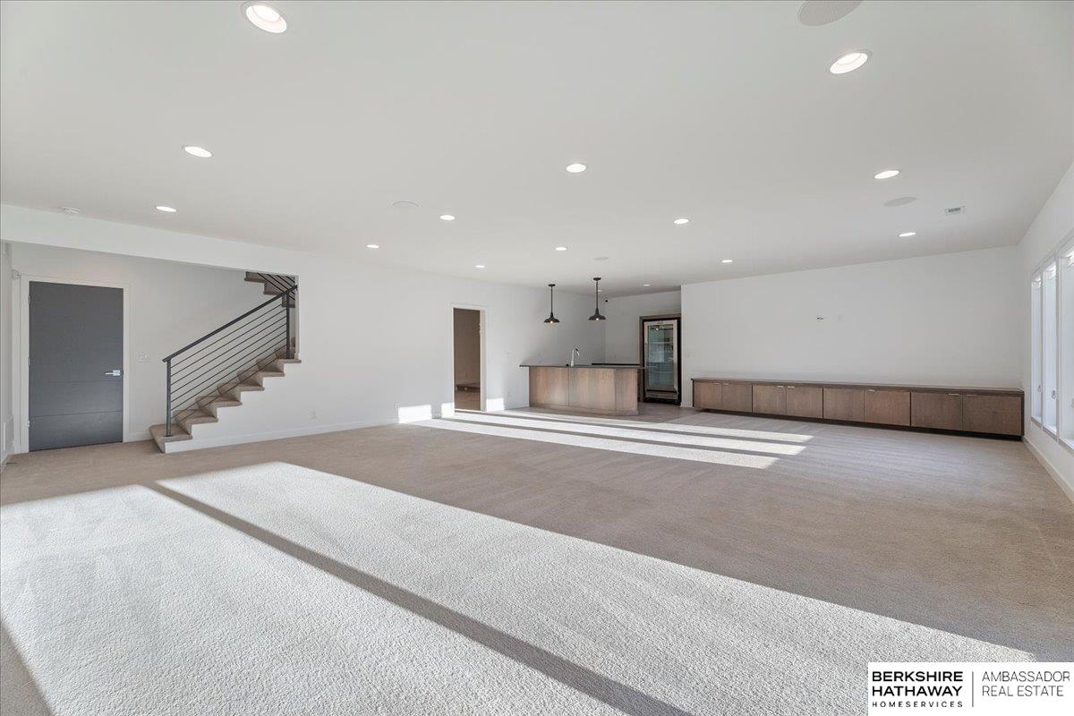 Elkhorn, Nebraska 68022, United States, 4 Bedrooms Bedrooms, ,5 BathroomsBathrooms,Residential,Pending,15675