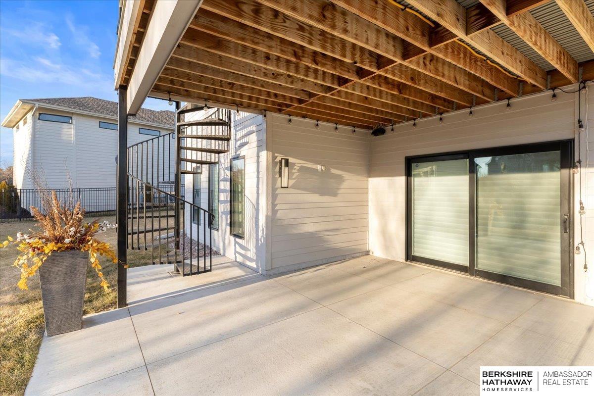 Elkhorn, Nebraska 68022, United States, 4 Bedrooms Bedrooms, ,5 BathroomsBathrooms,Residential,Pending,15675