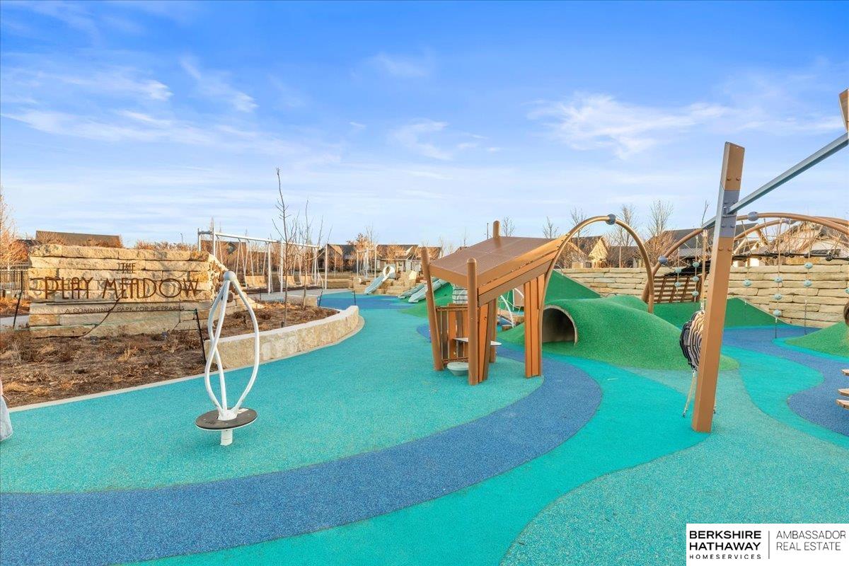 Elkhorn, Nebraska 68022, United States, 4 Bedrooms Bedrooms, ,5 BathroomsBathrooms,Residential,Pending,15675