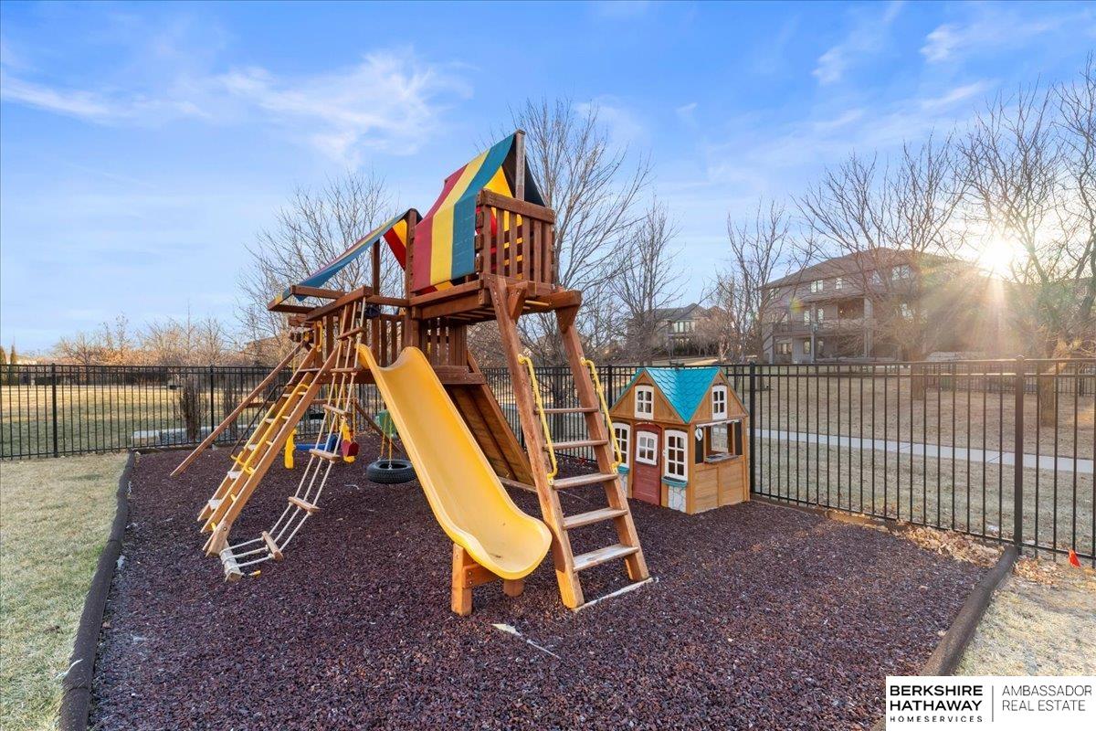 Elkhorn, Nebraska 68022, United States, 4 Bedrooms Bedrooms, ,5 BathroomsBathrooms,Residential,Pending,15675