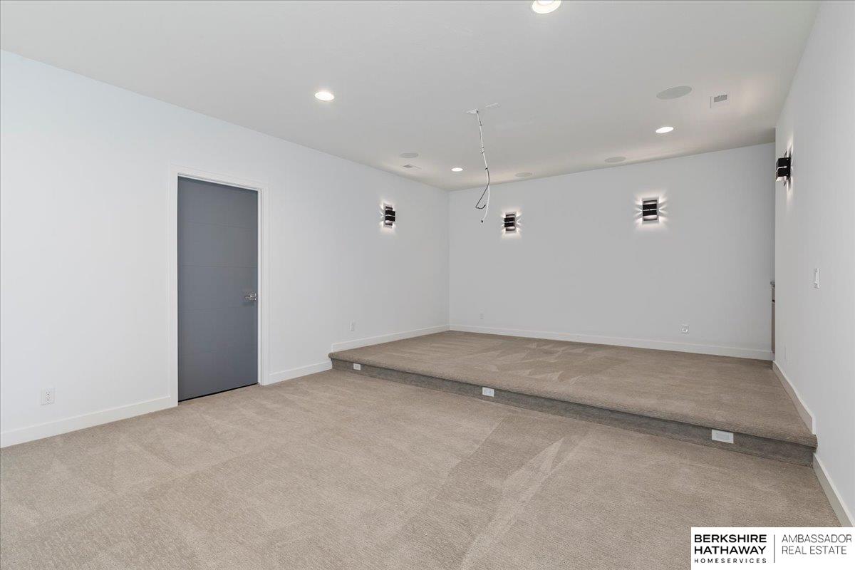 Elkhorn, Nebraska 68022, United States, 4 Bedrooms Bedrooms, ,5 BathroomsBathrooms,Residential,Pending,15675