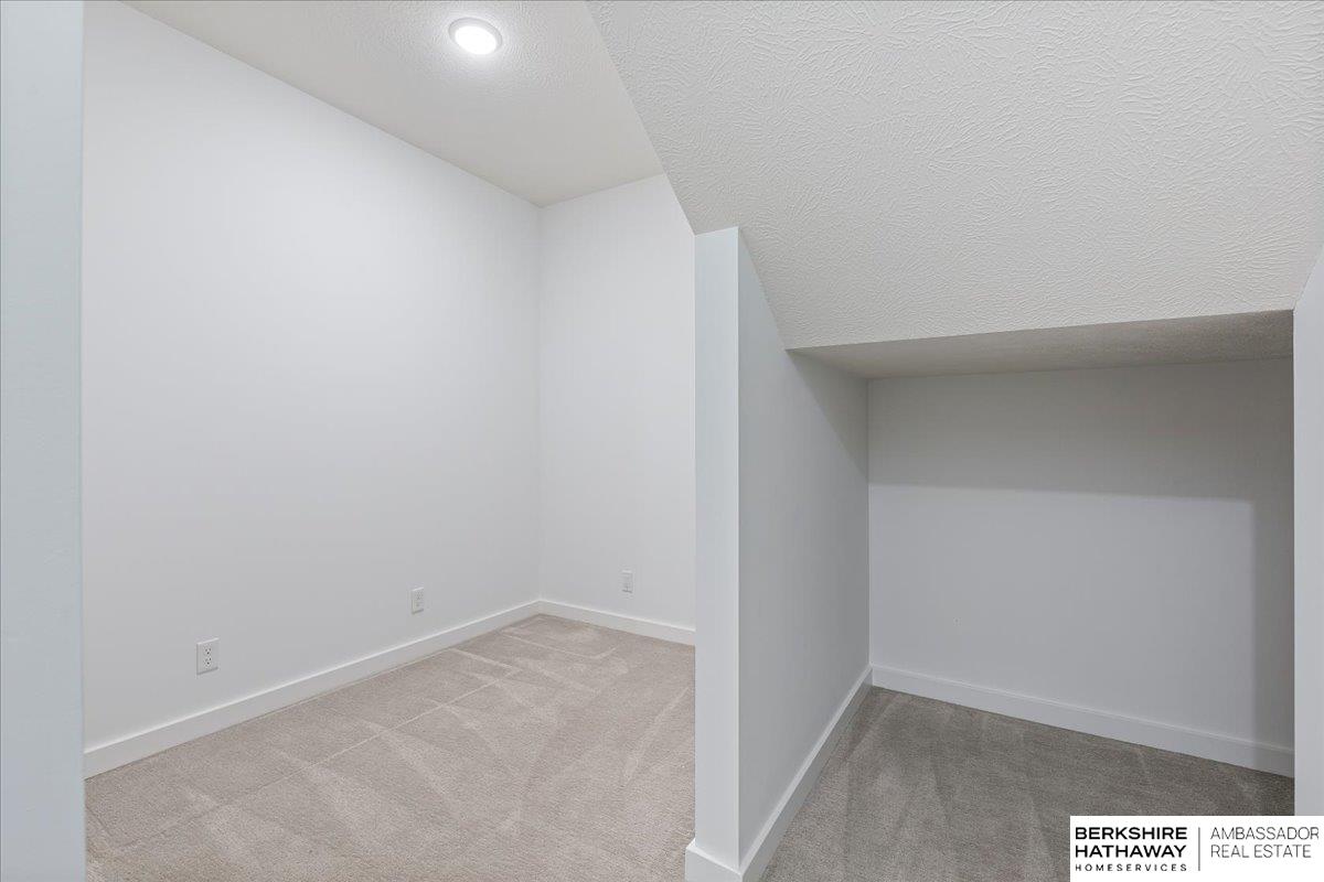 Elkhorn, Nebraska 68022, United States, 4 Bedrooms Bedrooms, ,5 BathroomsBathrooms,Residential,Pending,15675