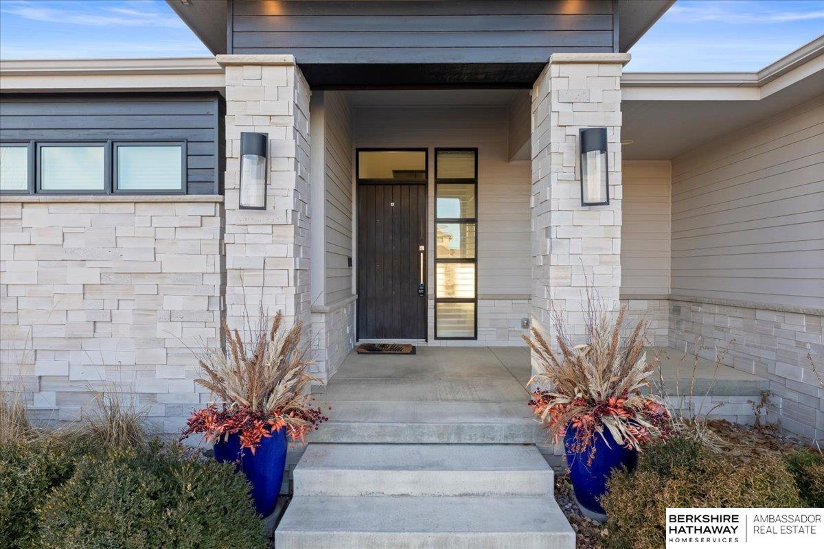 Elkhorn, Nebraska 68022, United States, 4 Bedrooms Bedrooms, ,5 BathroomsBathrooms,Residential,Pending,15675