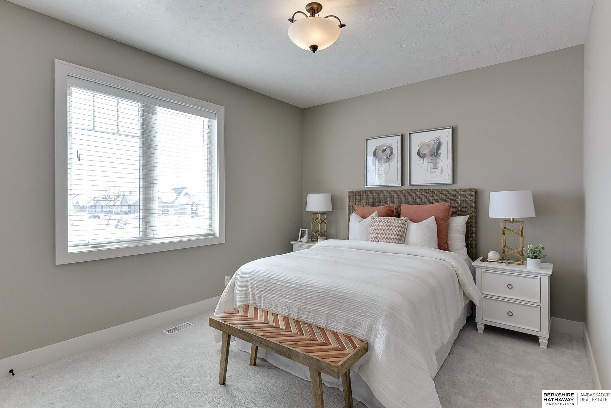 Omaha, Nebraska 68130, United States, 3 Bedrooms Bedrooms, ,3 BathroomsBathrooms,Residential,Pending,93028