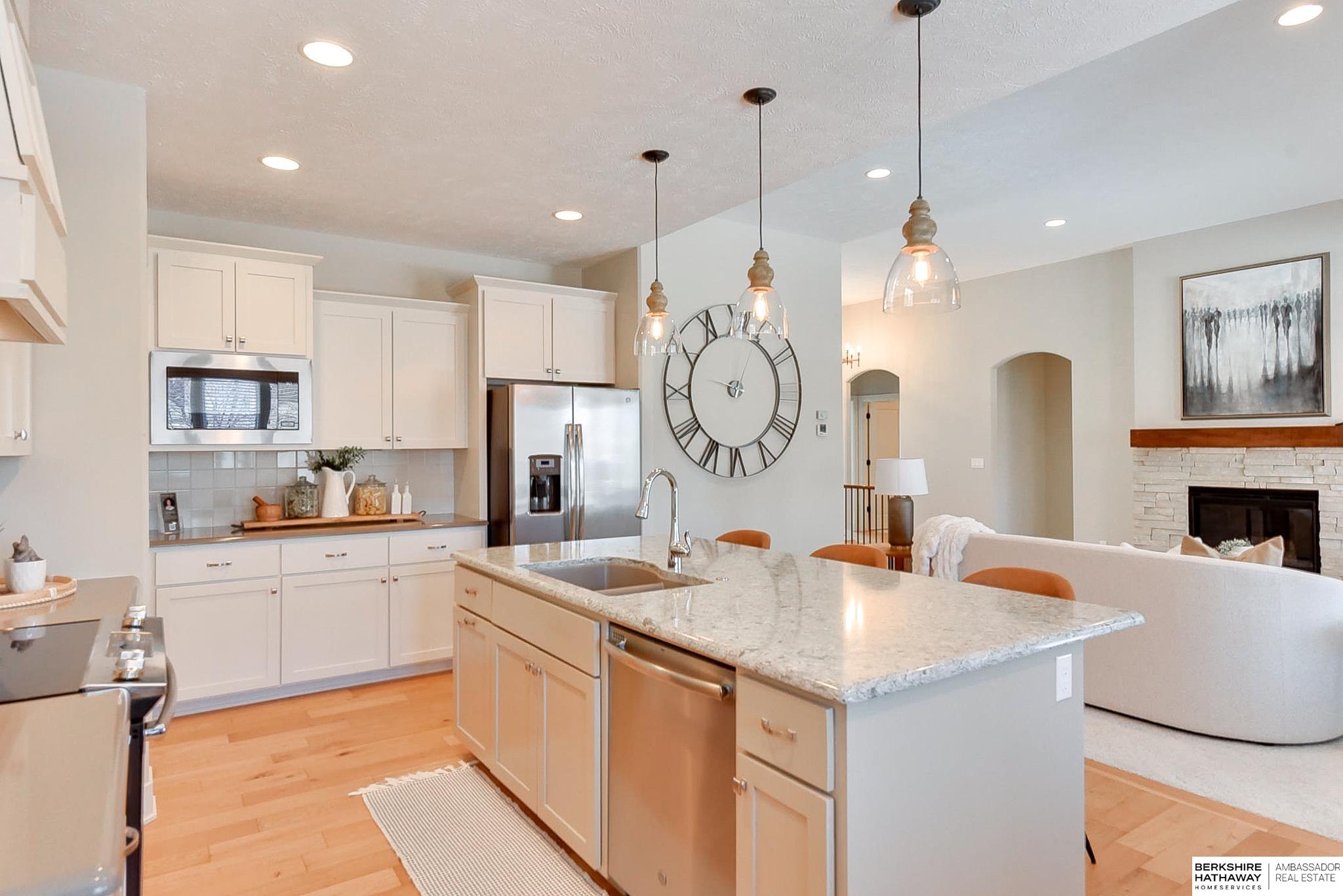 Omaha, Nebraska 68130, United States, 3 Bedrooms Bedrooms, ,3 BathroomsBathrooms,Residential,Pending,93028