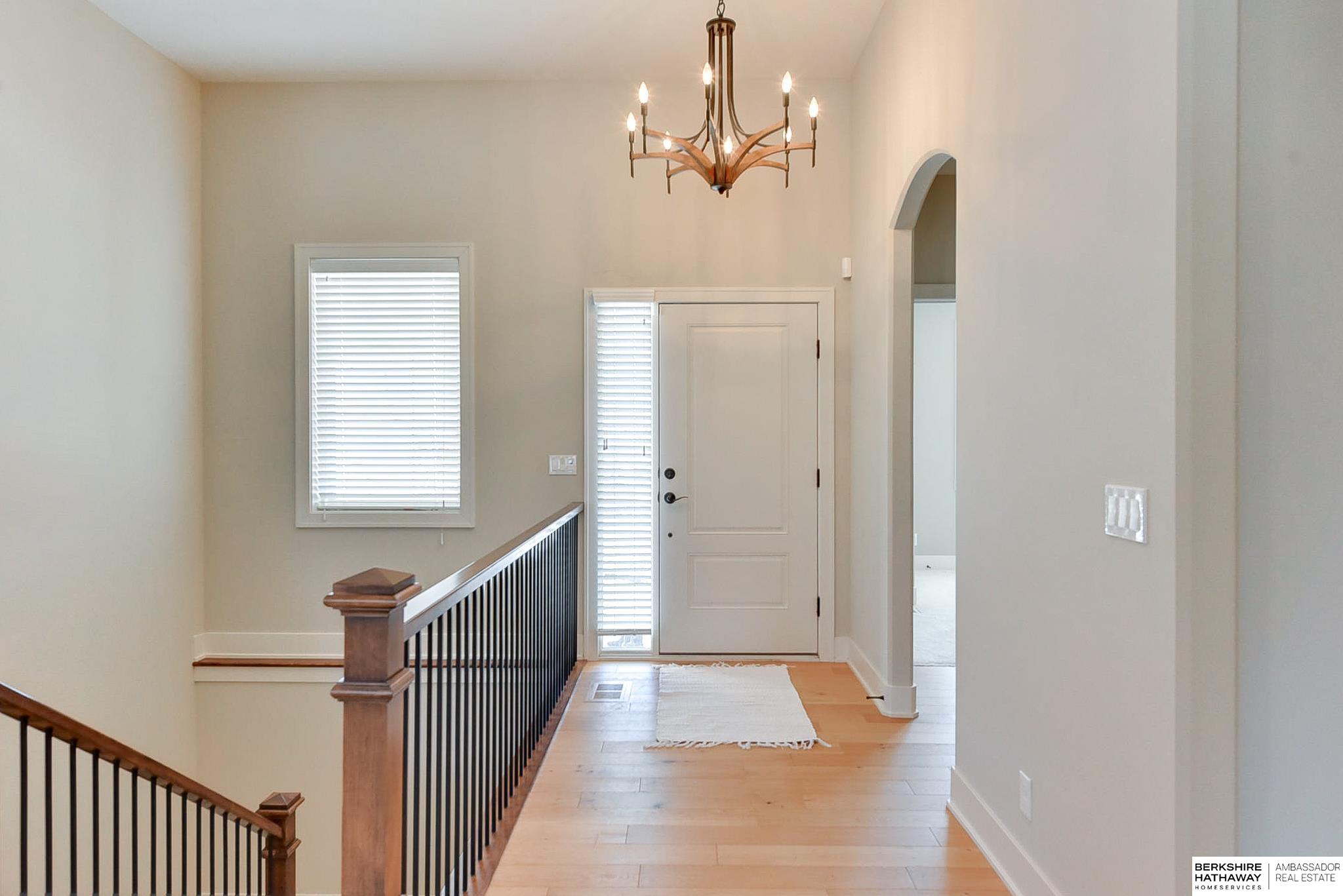 Omaha, Nebraska 68130, United States, 3 Bedrooms Bedrooms, ,3 BathroomsBathrooms,Residential,Pending,93028