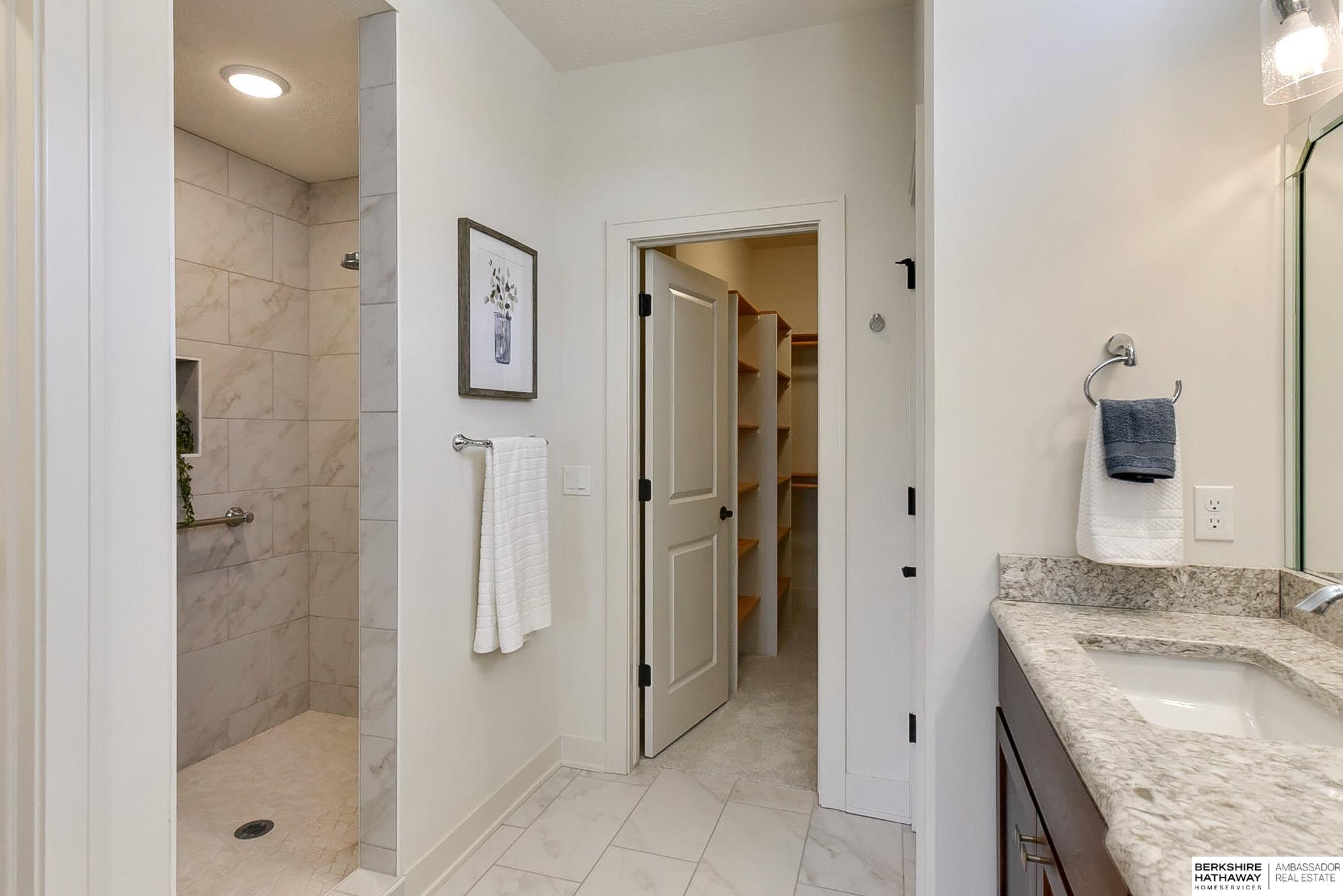 Omaha, Nebraska 68130, United States, 3 Bedrooms Bedrooms, ,3 BathroomsBathrooms,Residential,Pending,93028