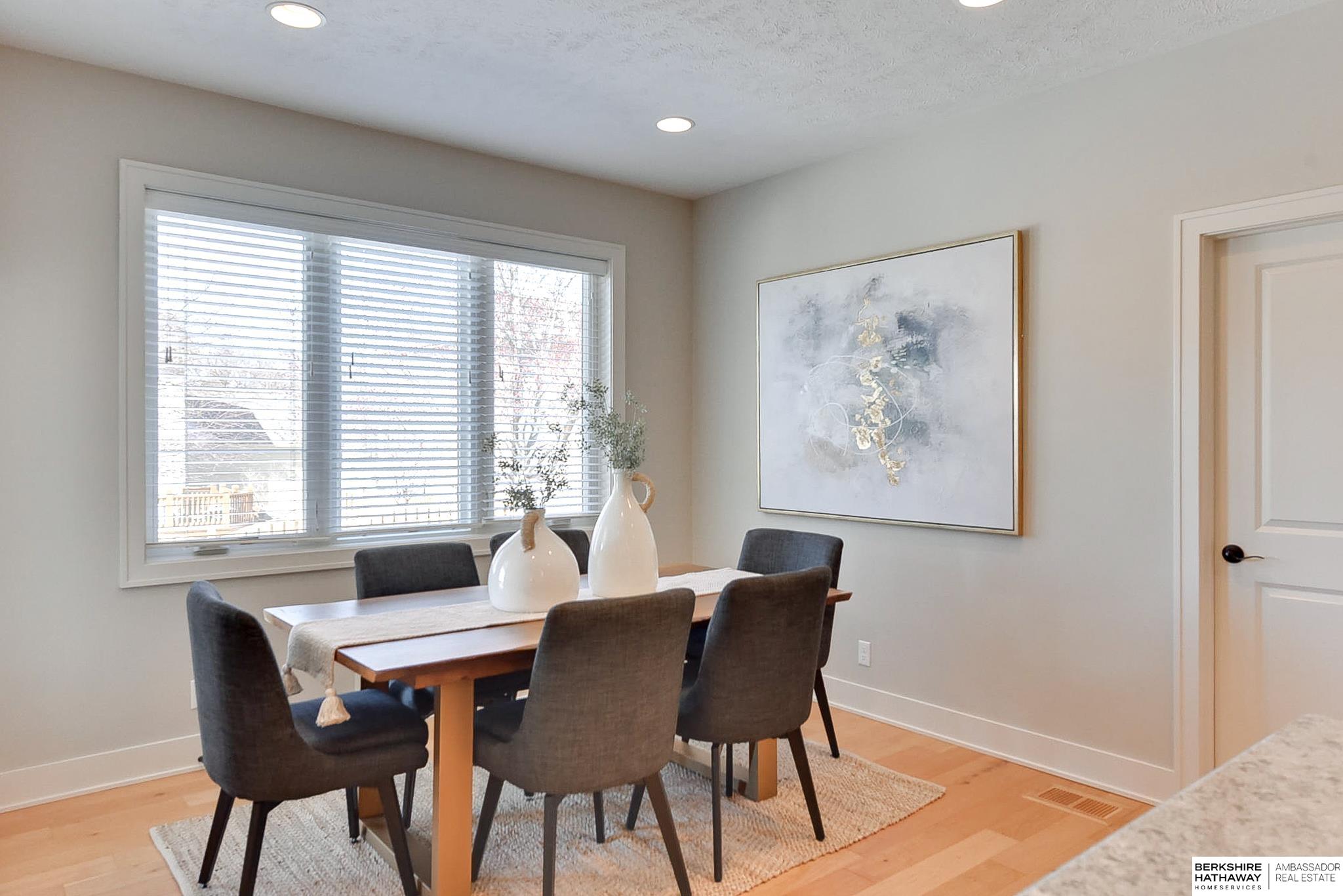 Omaha, Nebraska 68130, United States, 3 Bedrooms Bedrooms, ,3 BathroomsBathrooms,Residential,Pending,93028