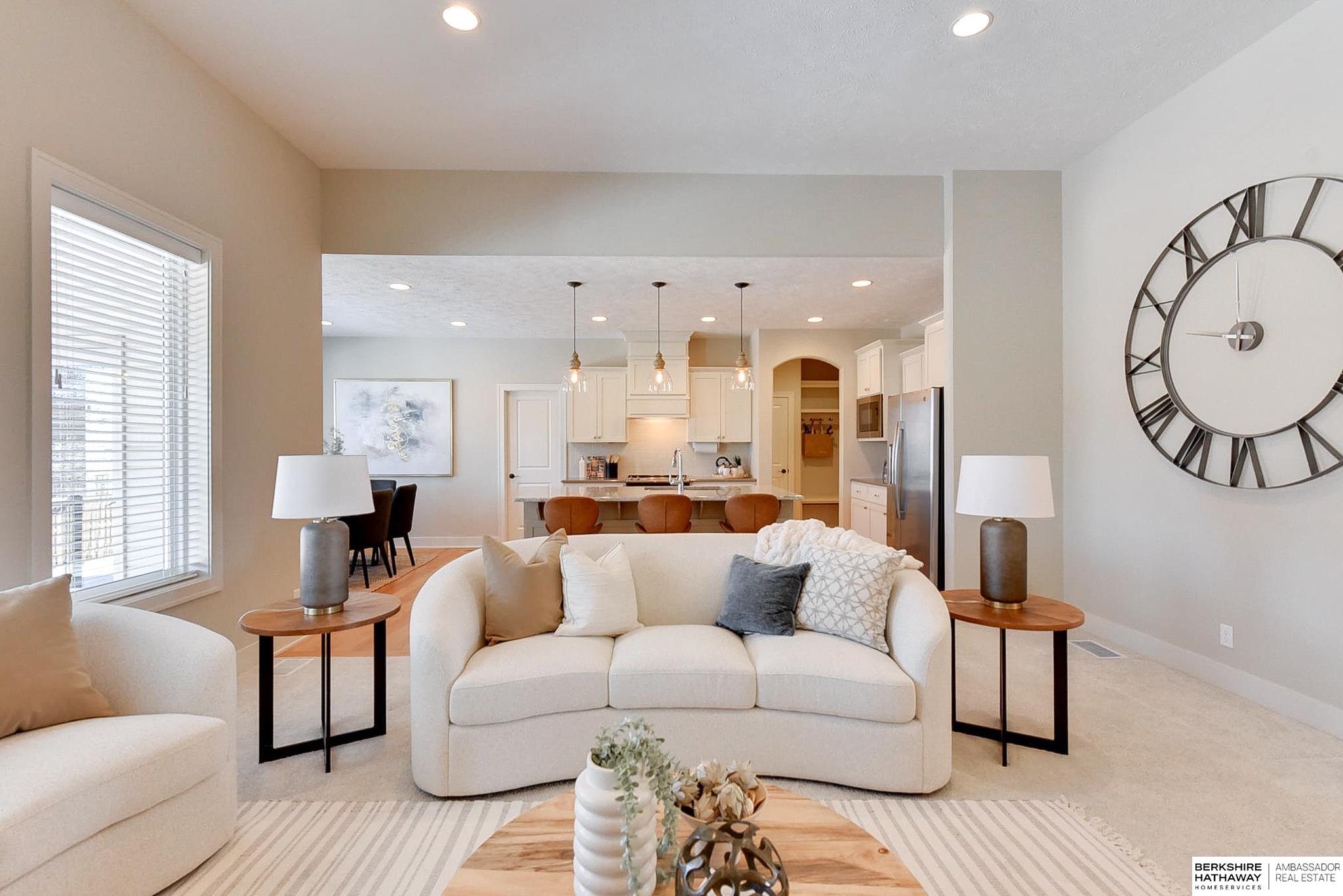 Omaha, Nebraska 68130, United States, 3 Bedrooms Bedrooms, ,3 BathroomsBathrooms,Residential,Pending,93028