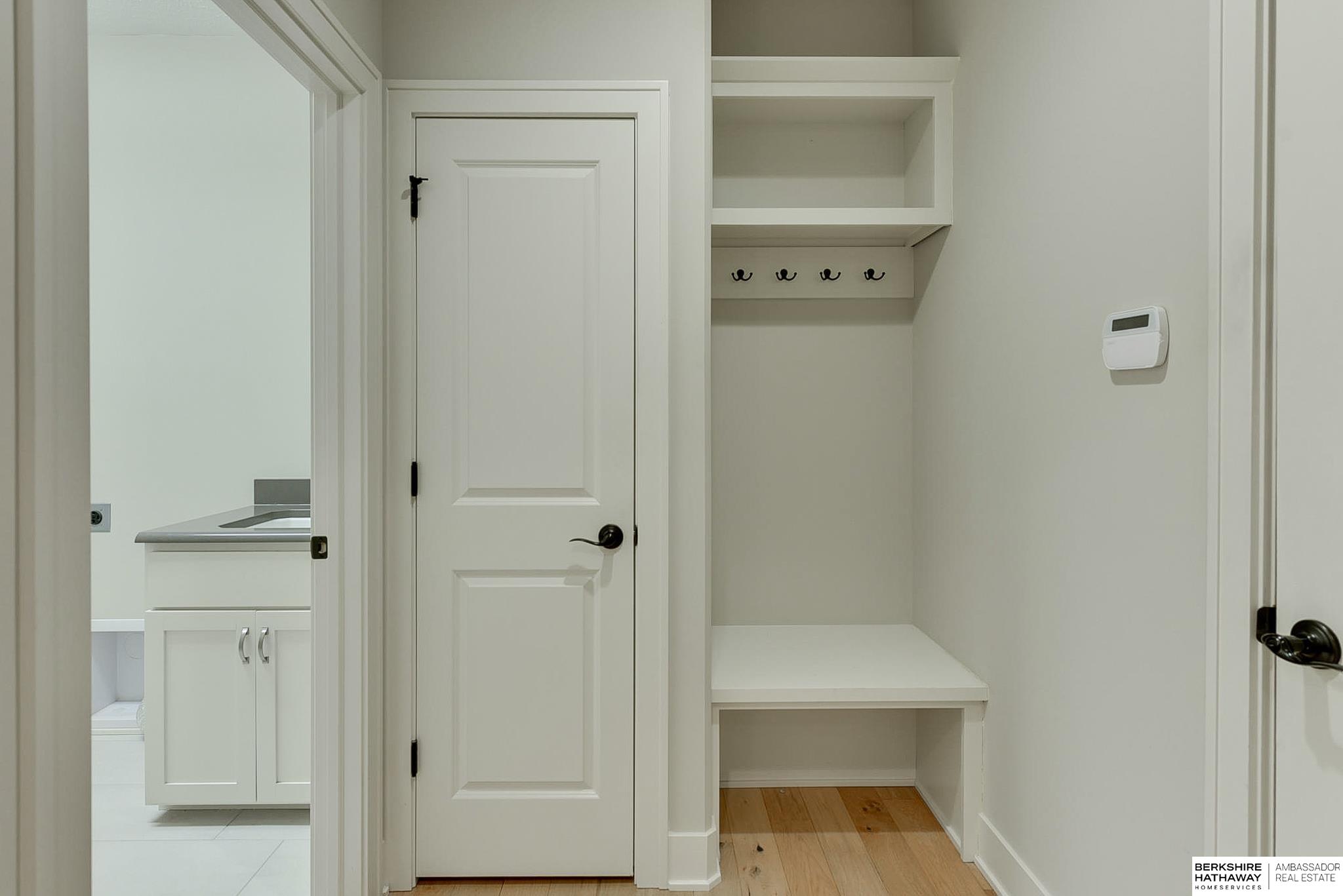 Omaha, Nebraska 68130, United States, 3 Bedrooms Bedrooms, ,3 BathroomsBathrooms,Residential,Pending,93028