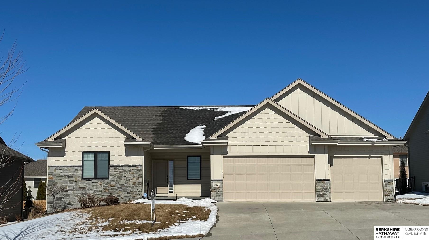 Omaha, Nebraska 68130, United States, 3 Bedrooms Bedrooms, ,3 BathroomsBathrooms,Residential,Pending,93028