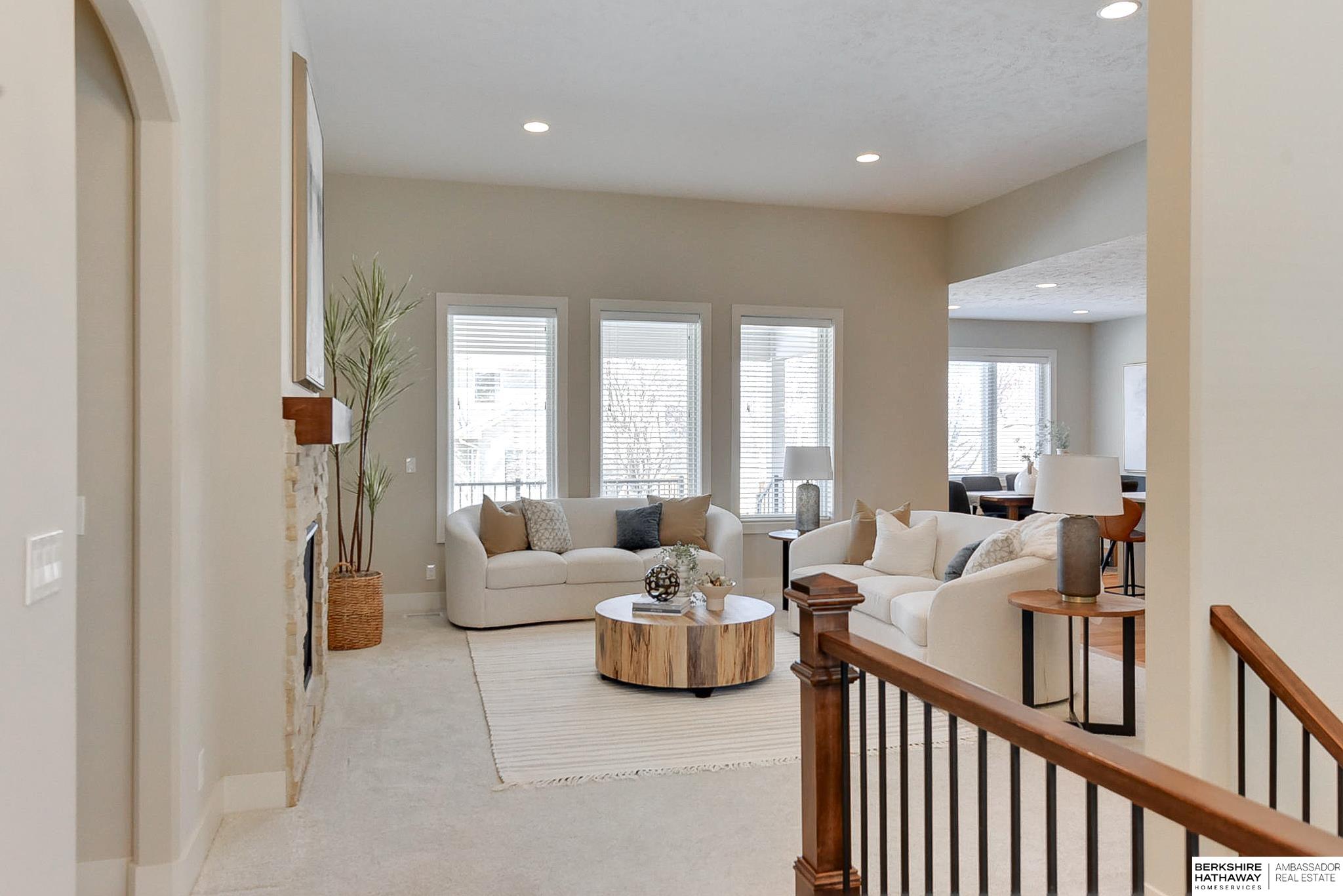 Omaha, Nebraska 68130, United States, 3 Bedrooms Bedrooms, ,3 BathroomsBathrooms,Residential,Pending,93028