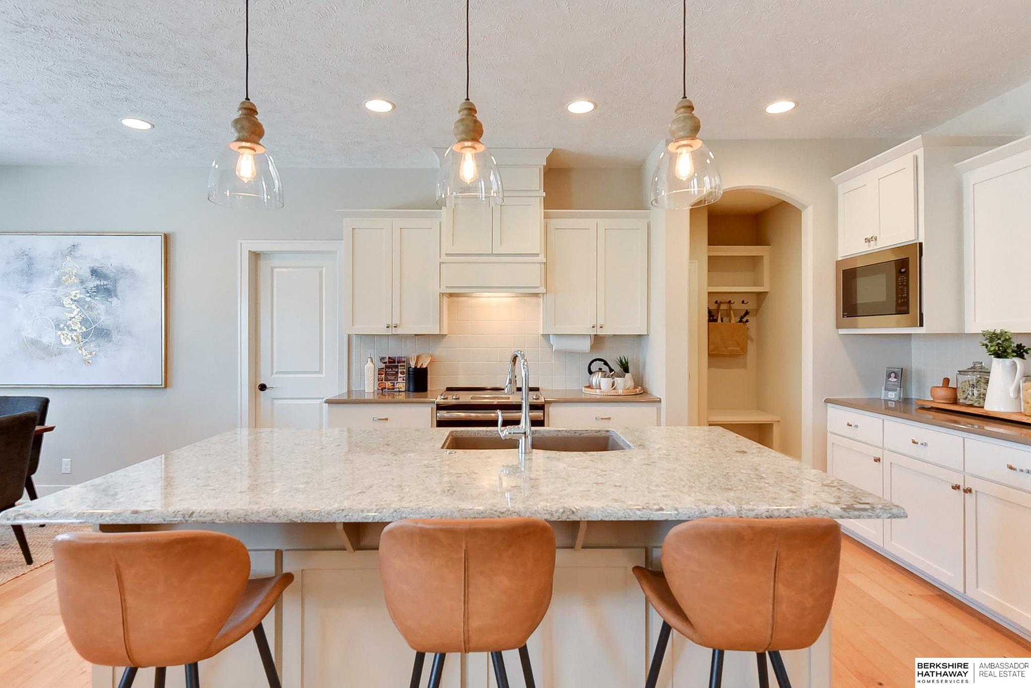 Omaha, Nebraska 68130, United States, 3 Bedrooms Bedrooms, ,3 BathroomsBathrooms,Residential,Pending,93028