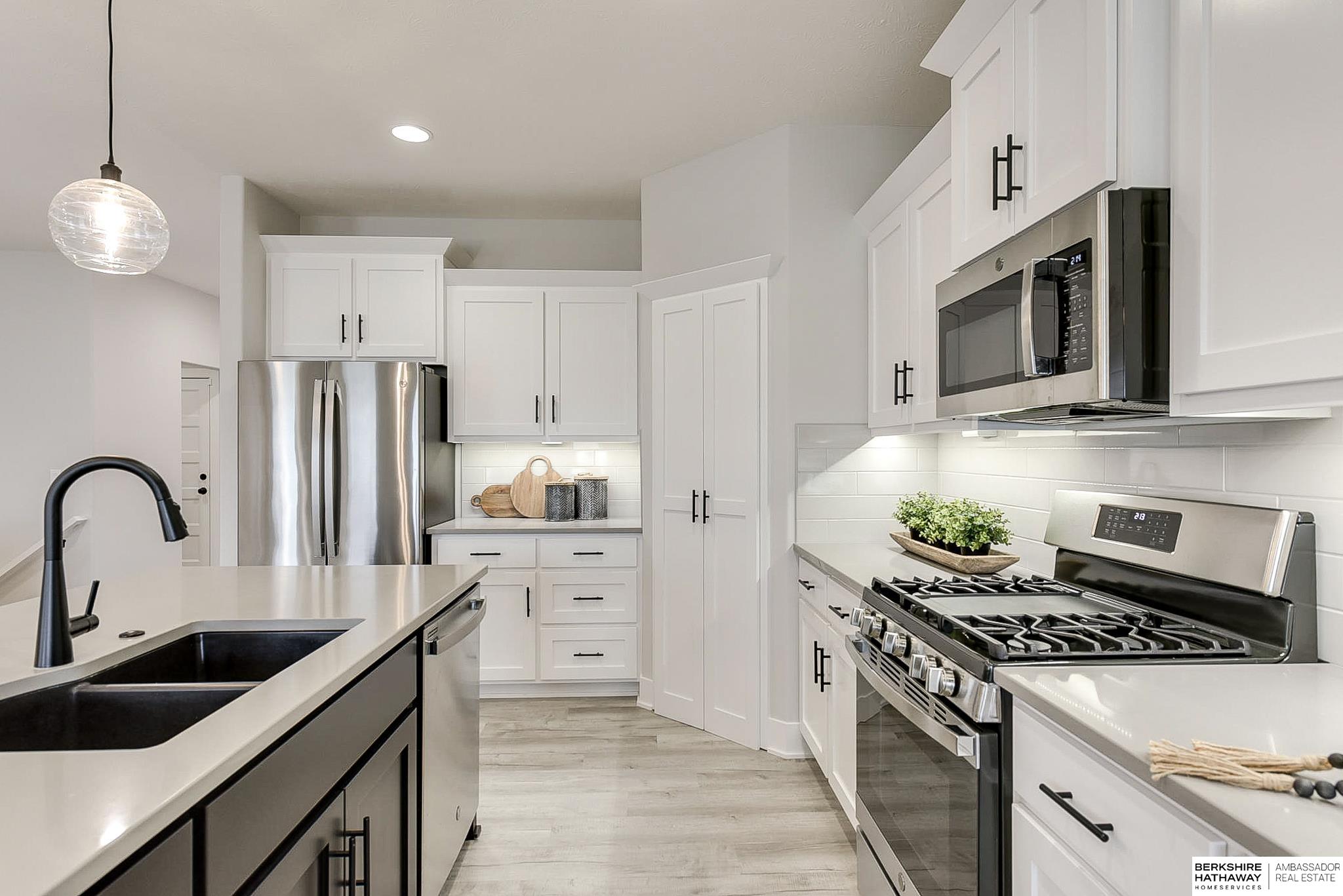 Omaha, Nebraska 68022, United States, 4 Bedrooms Bedrooms, ,3 BathroomsBathrooms,Residential,Pending,14372