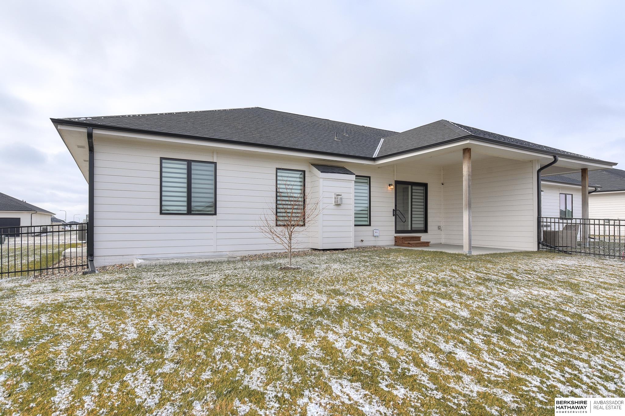 Omaha, Nebraska 68022, United States, 4 Bedrooms Bedrooms, ,3 BathroomsBathrooms,Residential,Pending,14372