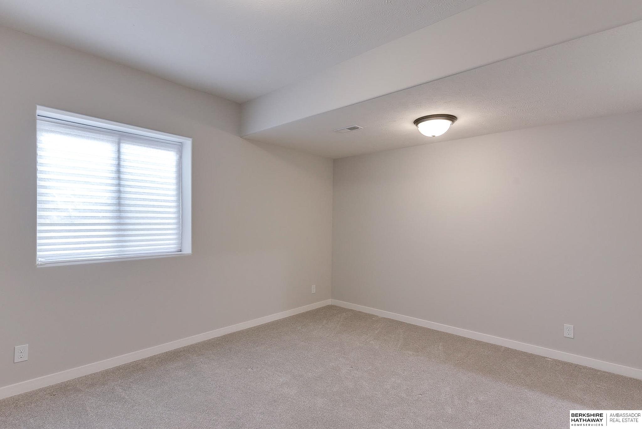 Omaha, Nebraska 68022, United States, 4 Bedrooms Bedrooms, ,3 BathroomsBathrooms,Residential,Pending,14372