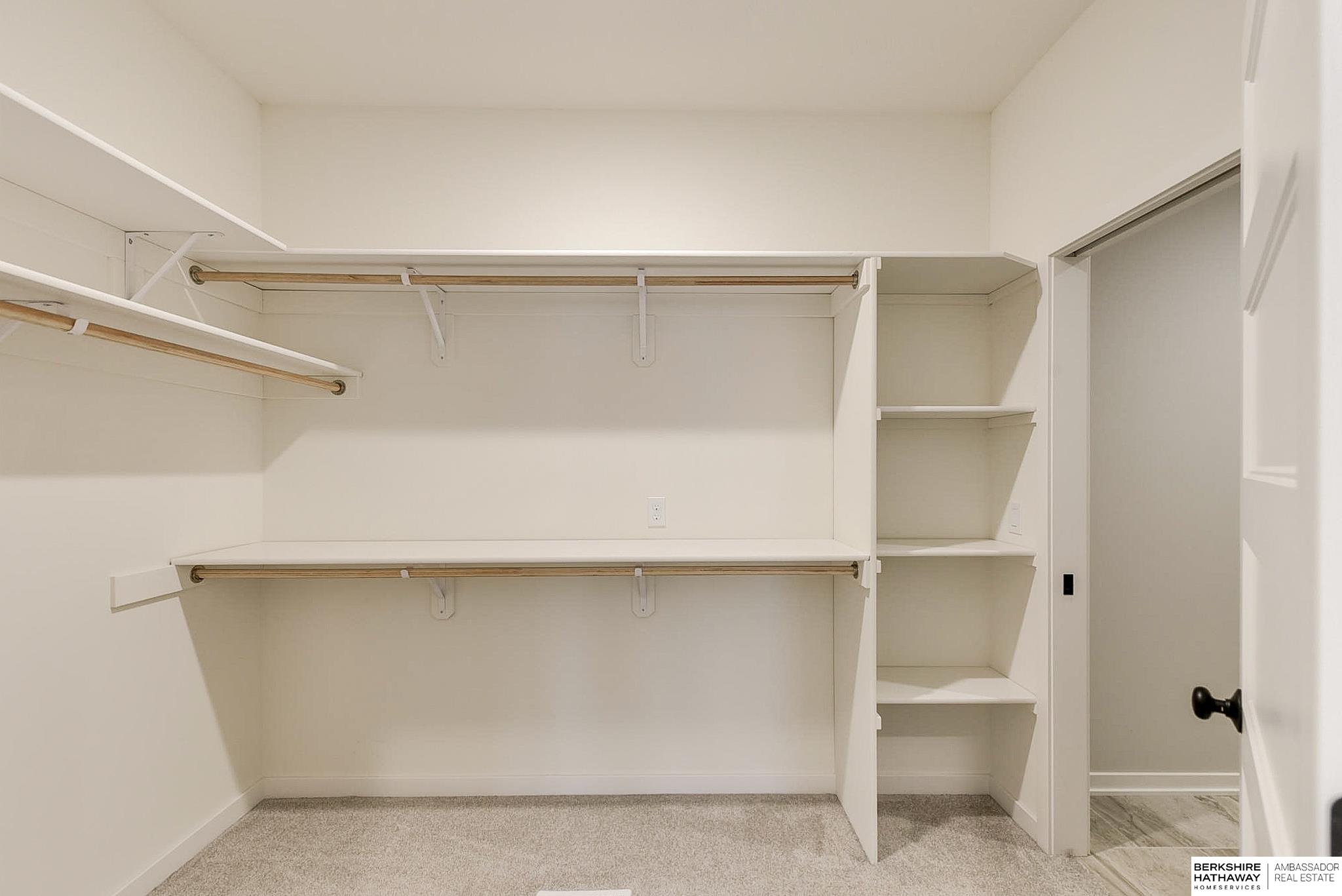 Omaha, Nebraska 68022, United States, 4 Bedrooms Bedrooms, ,3 BathroomsBathrooms,Residential,Pending,14372