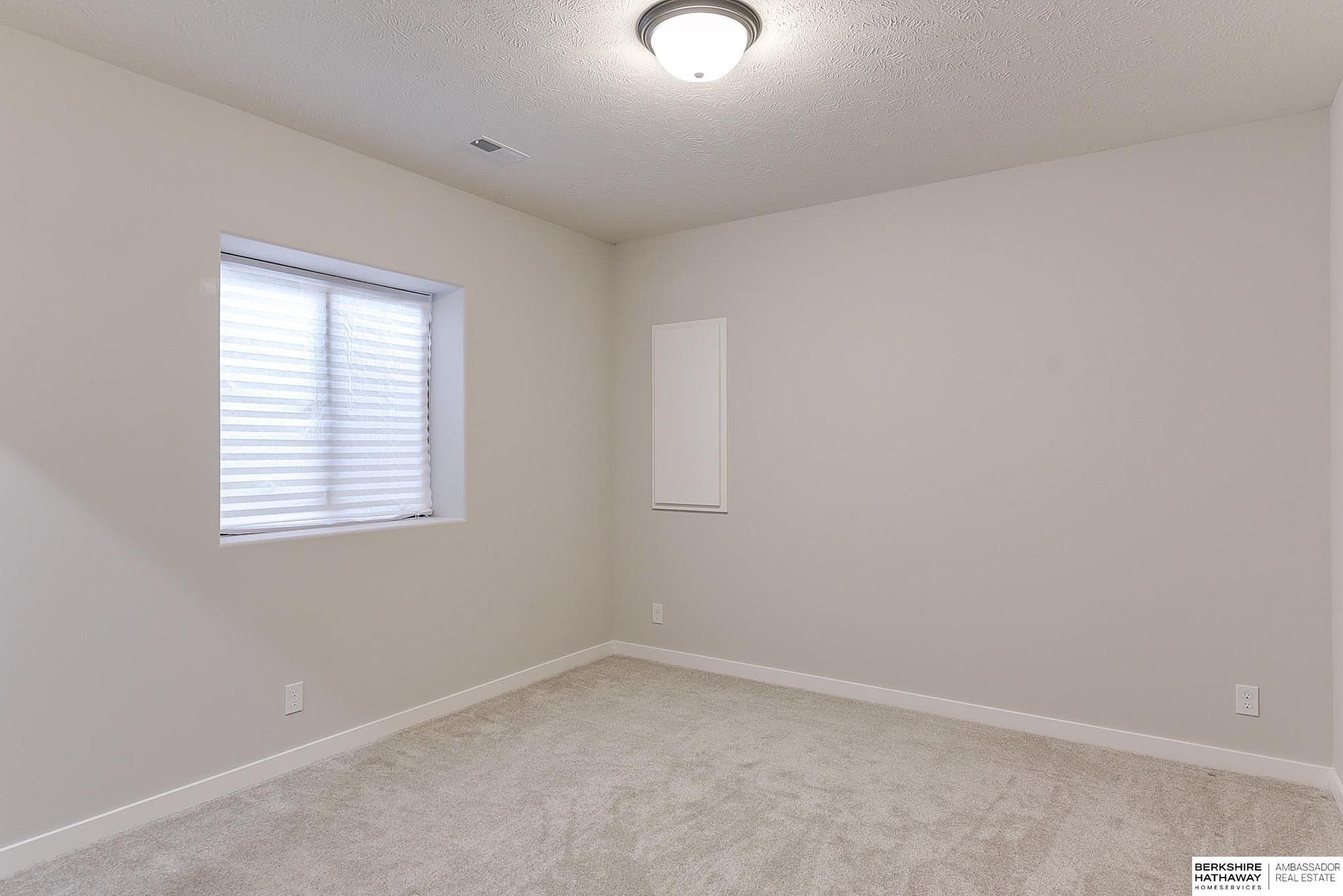 Omaha, Nebraska 68022, United States, 4 Bedrooms Bedrooms, ,3 BathroomsBathrooms,Residential,Pending,14372