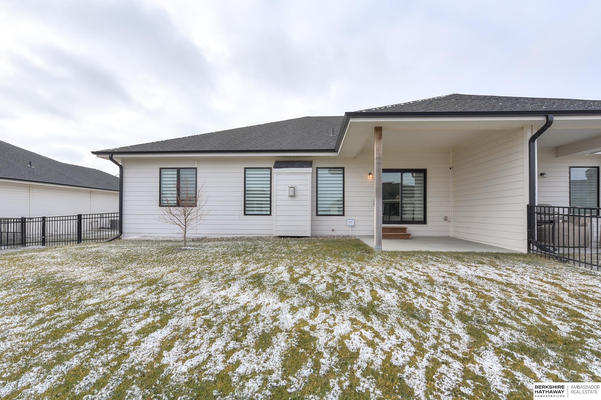 Omaha, Nebraska 68022, United States, 4 Bedrooms Bedrooms, ,3 BathroomsBathrooms,Residential,Pending,14372