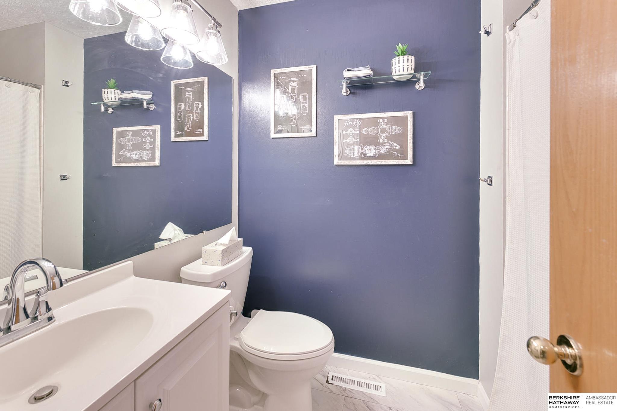 Omaha, Nebraska 68138, United States, 3 Bedrooms Bedrooms, ,2 BathroomsBathrooms,Residential,Pending,114000