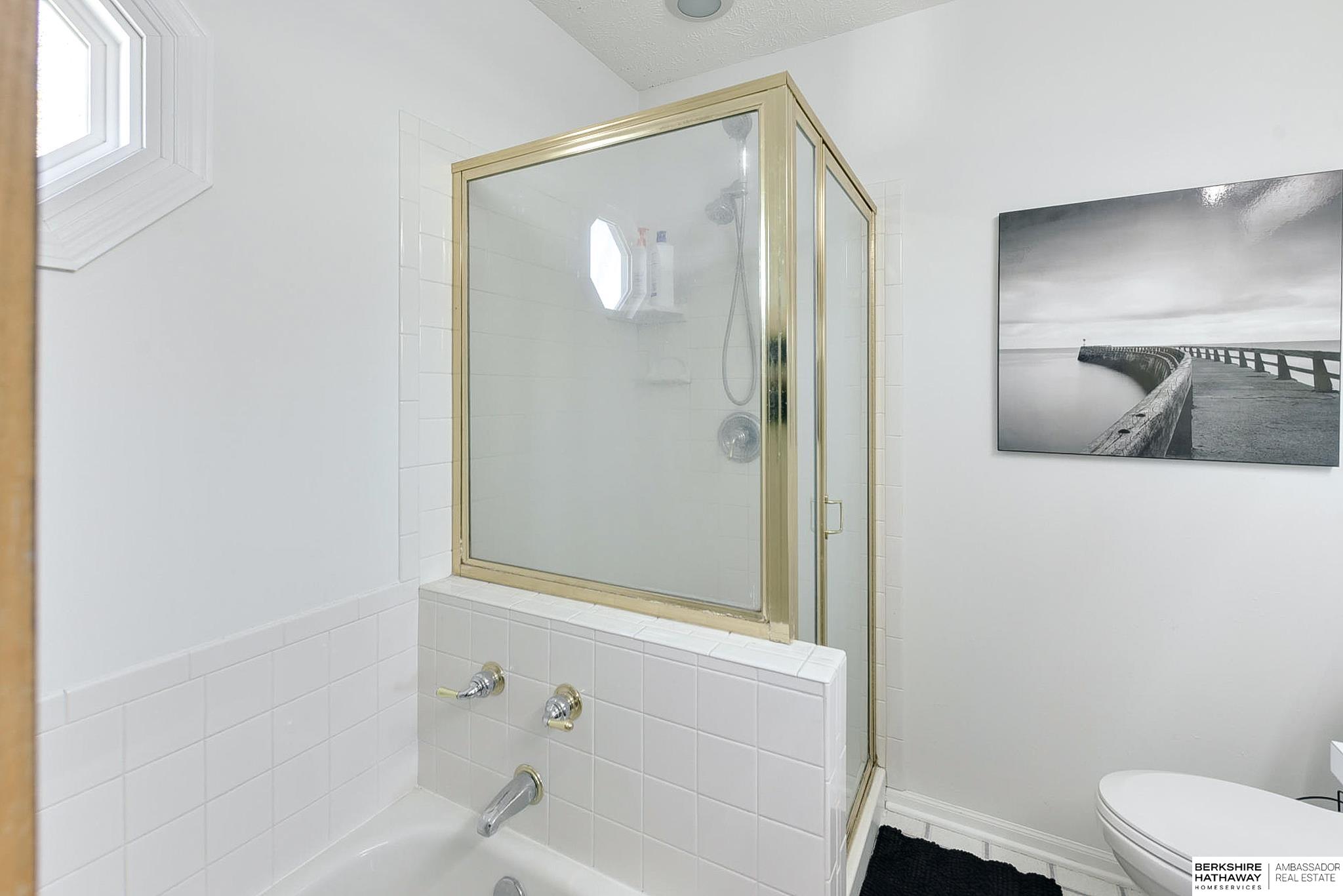 Omaha, Nebraska 68138, United States, 3 Bedrooms Bedrooms, ,2 BathroomsBathrooms,Residential,Pending,114000