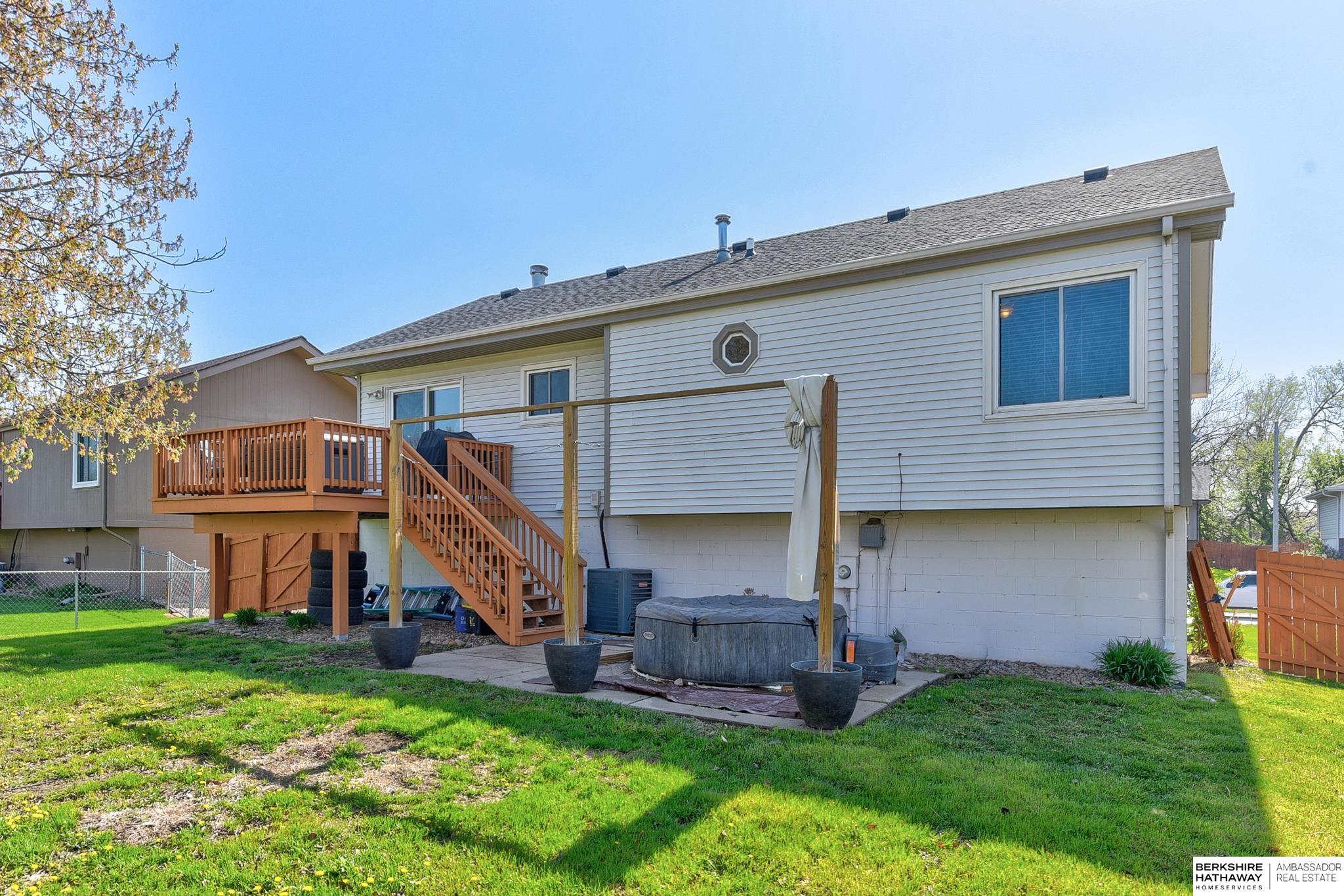 Omaha, Nebraska 68138, United States, 3 Bedrooms Bedrooms, ,2 BathroomsBathrooms,Residential,Pending,114000