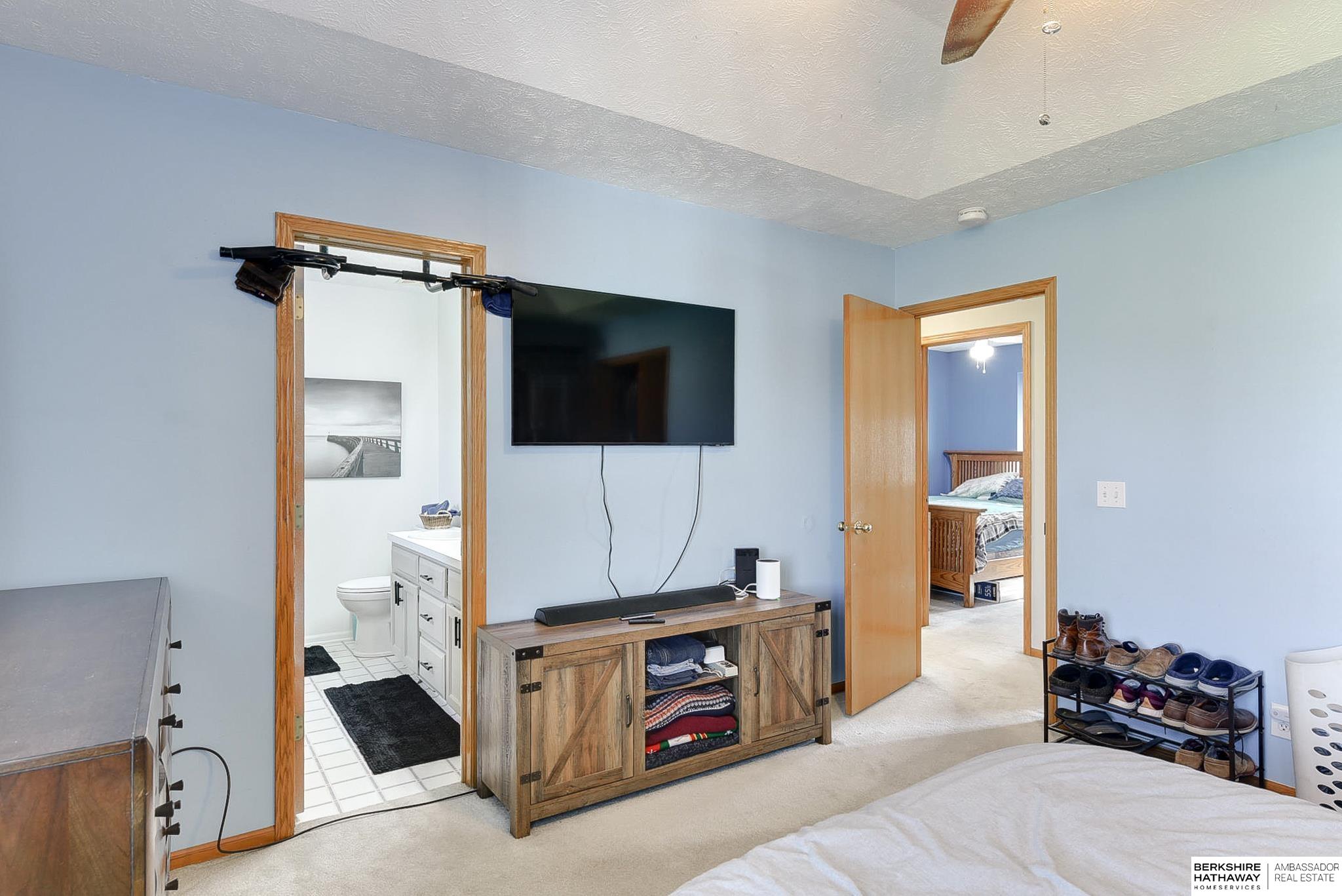 Omaha, Nebraska 68138, United States, 3 Bedrooms Bedrooms, ,2 BathroomsBathrooms,Residential,Pending,114000