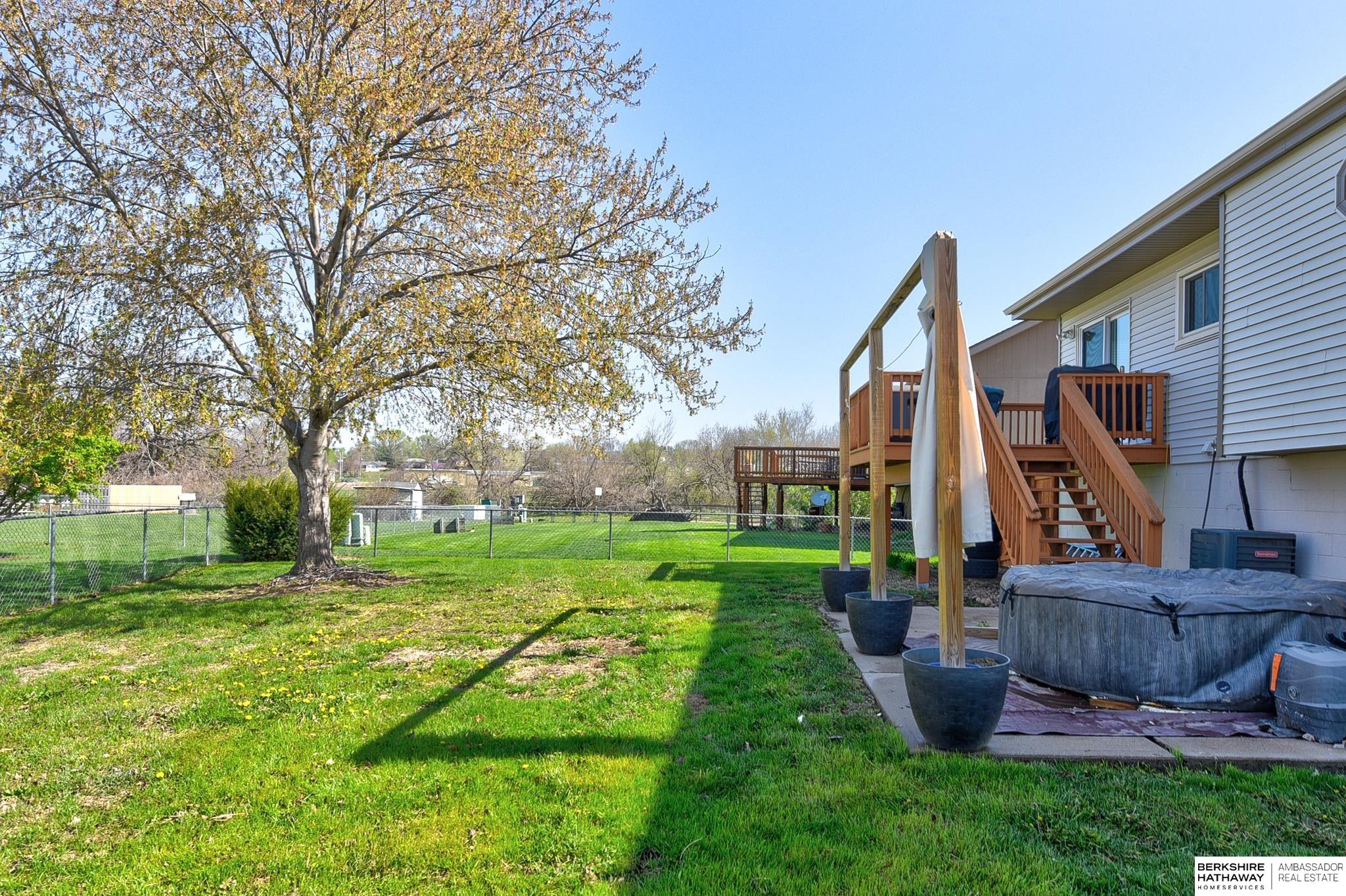 Omaha, Nebraska 68138, United States, 3 Bedrooms Bedrooms, ,2 BathroomsBathrooms,Residential,Pending,114000