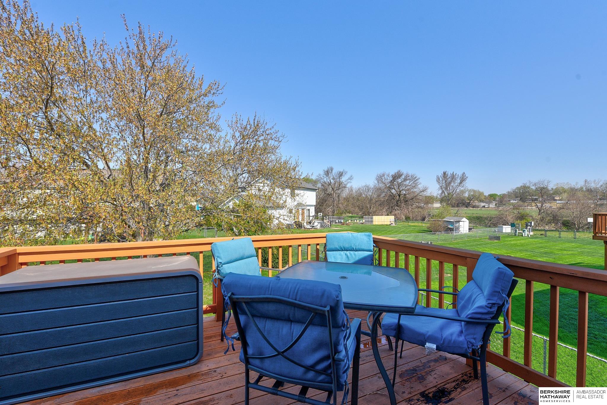 Omaha, Nebraska 68138, United States, 3 Bedrooms Bedrooms, ,2 BathroomsBathrooms,Residential,Pending,114000