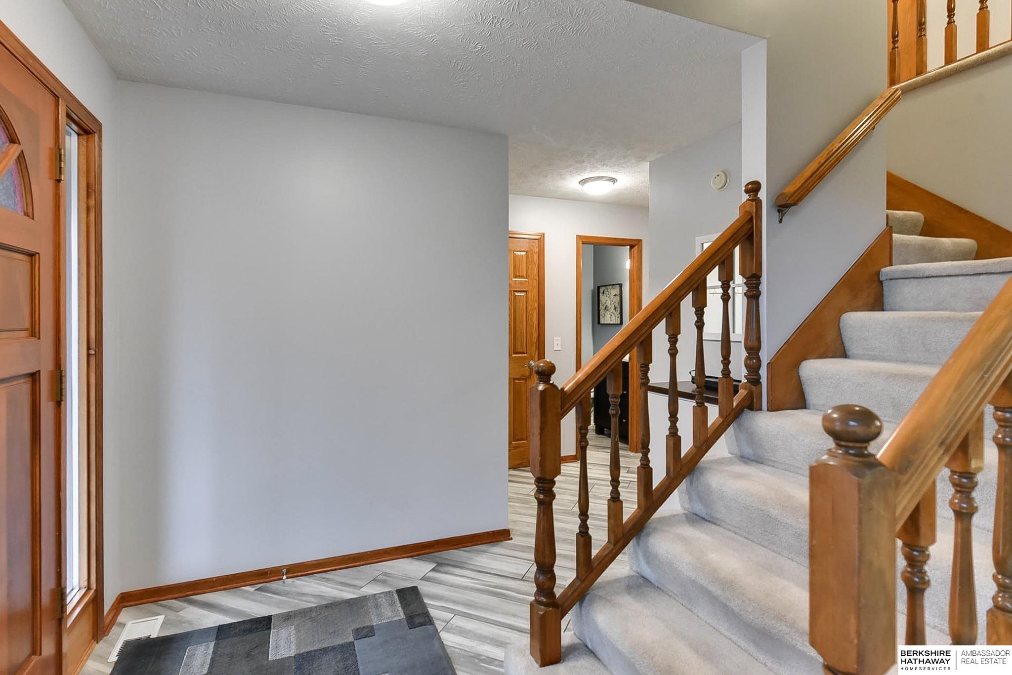 Papillion, Nebraska 68046, United States, 4 Bedrooms Bedrooms, ,4 BathroomsBathrooms,Residential,Pending,83192