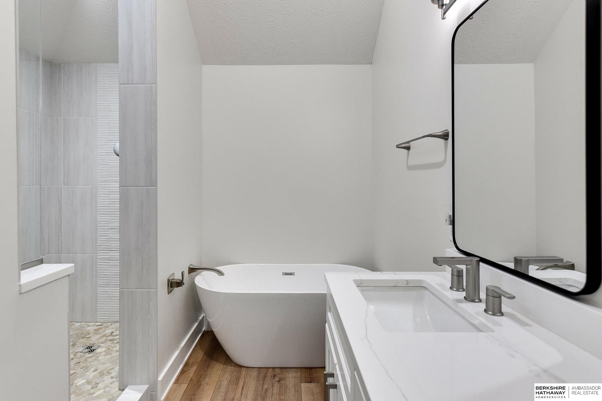 Papillion, Nebraska 68046, United States, 4 Bedrooms Bedrooms, ,4 BathroomsBathrooms,Residential,Pending,83192