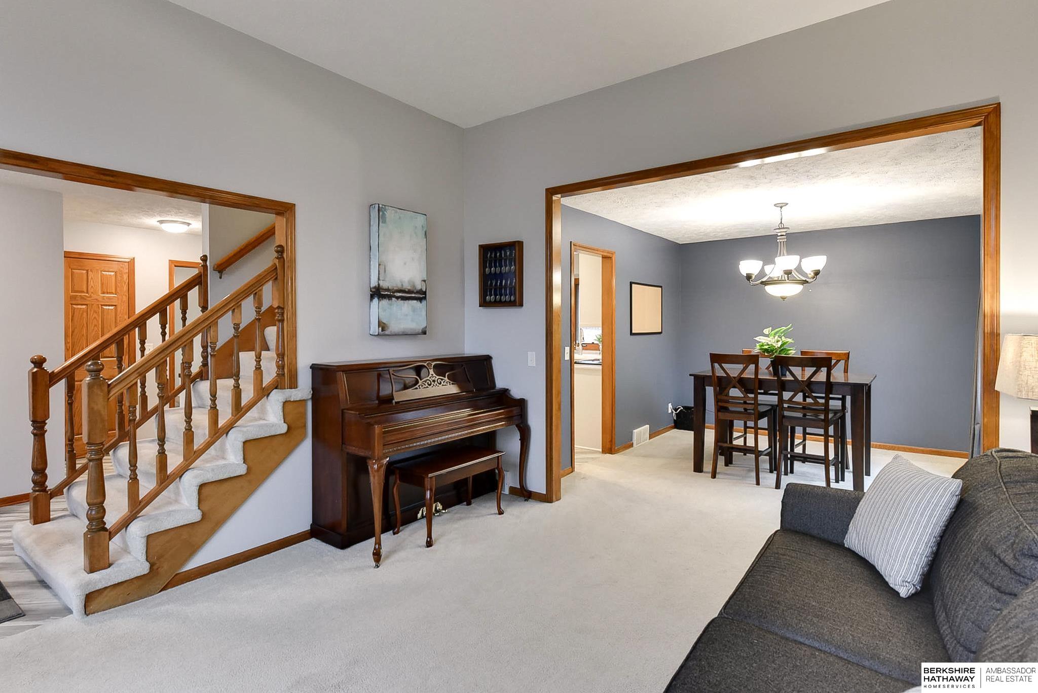 Papillion, Nebraska 68046, United States, 4 Bedrooms Bedrooms, ,4 BathroomsBathrooms,Residential,Pending,83192