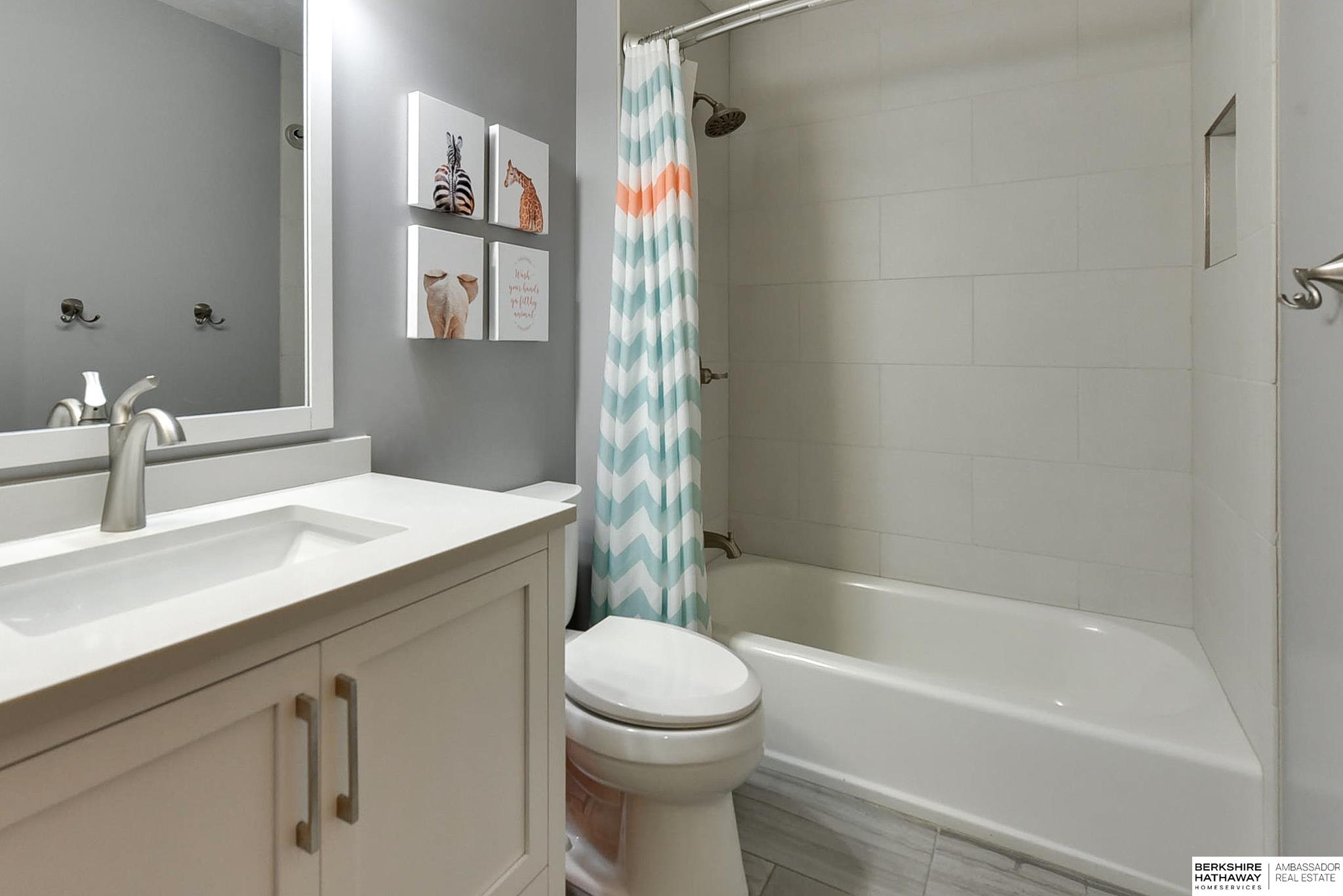 Papillion, Nebraska 68046, United States, 4 Bedrooms Bedrooms, ,4 BathroomsBathrooms,Residential,Pending,83192