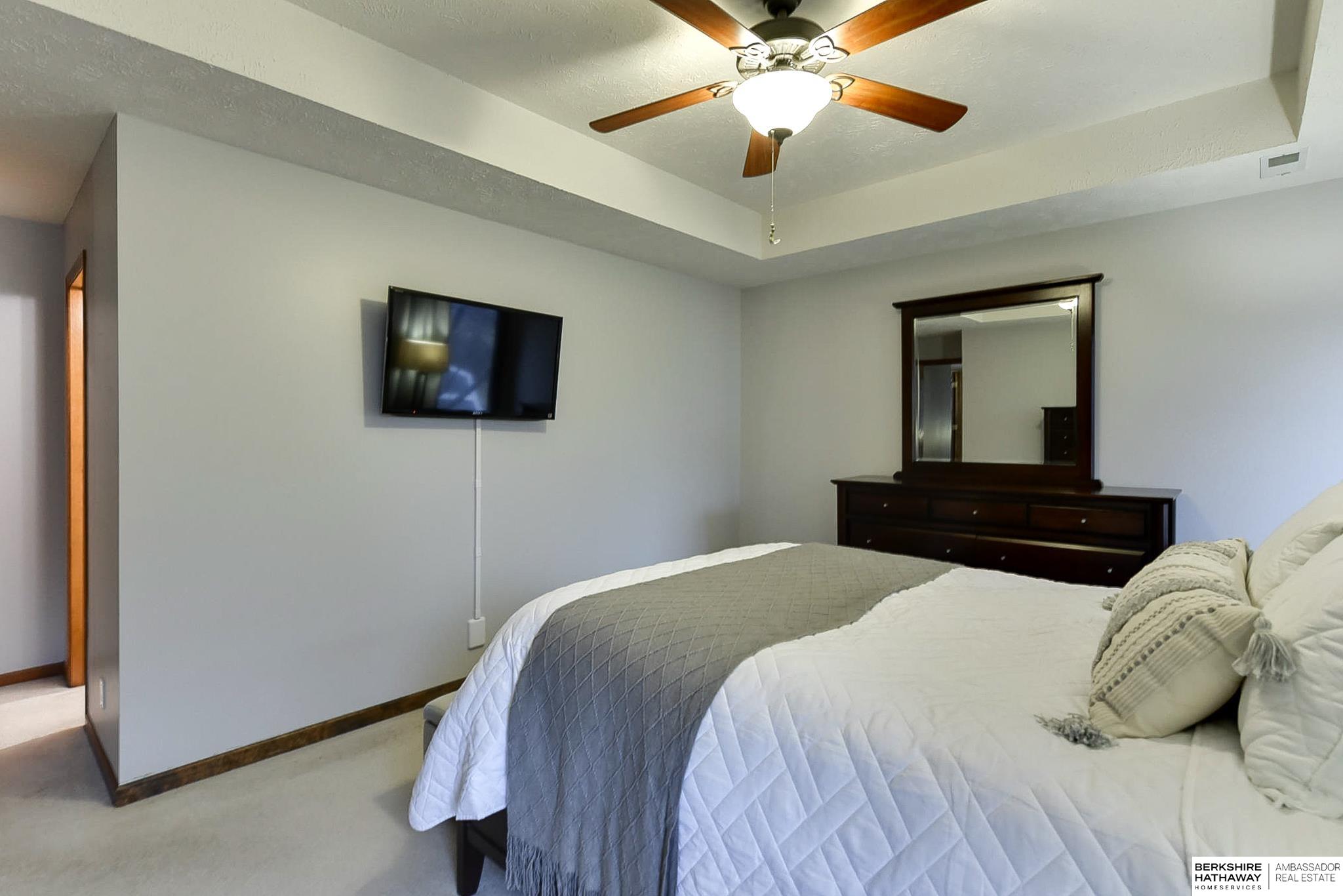 Papillion, Nebraska 68046, United States, 4 Bedrooms Bedrooms, ,4 BathroomsBathrooms,Residential,Pending,83192