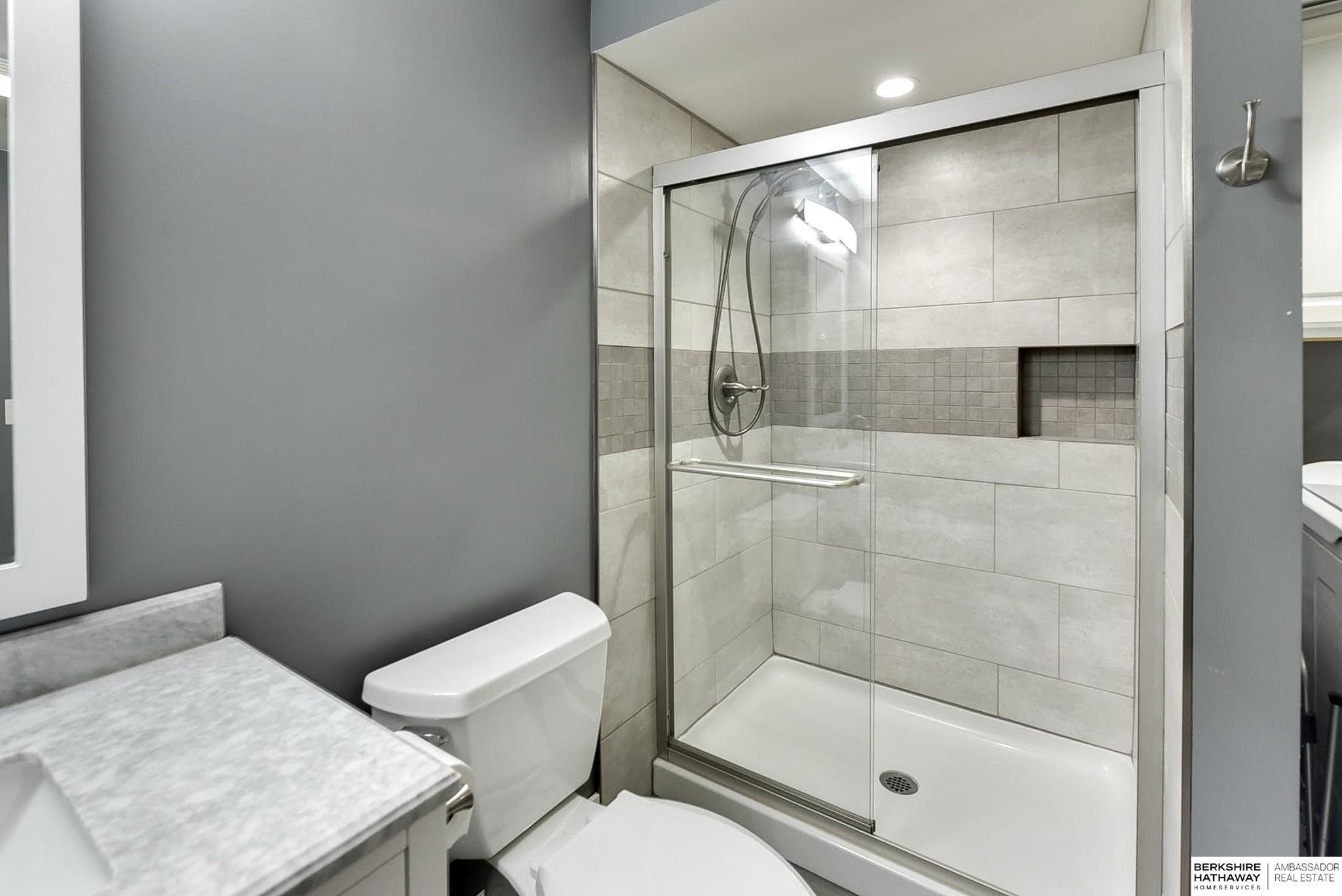 Papillion, Nebraska 68046, United States, 4 Bedrooms Bedrooms, ,4 BathroomsBathrooms,Residential,Pending,83192