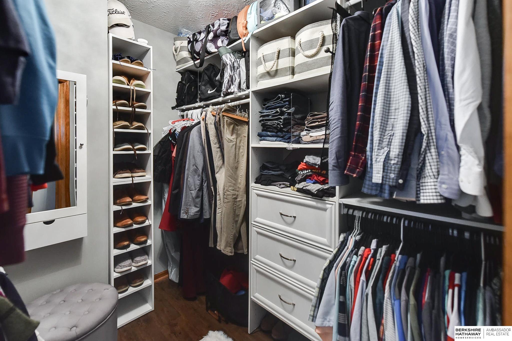 Papillion, Nebraska 68046, United States, 4 Bedrooms Bedrooms, ,4 BathroomsBathrooms,Residential,Pending,83192