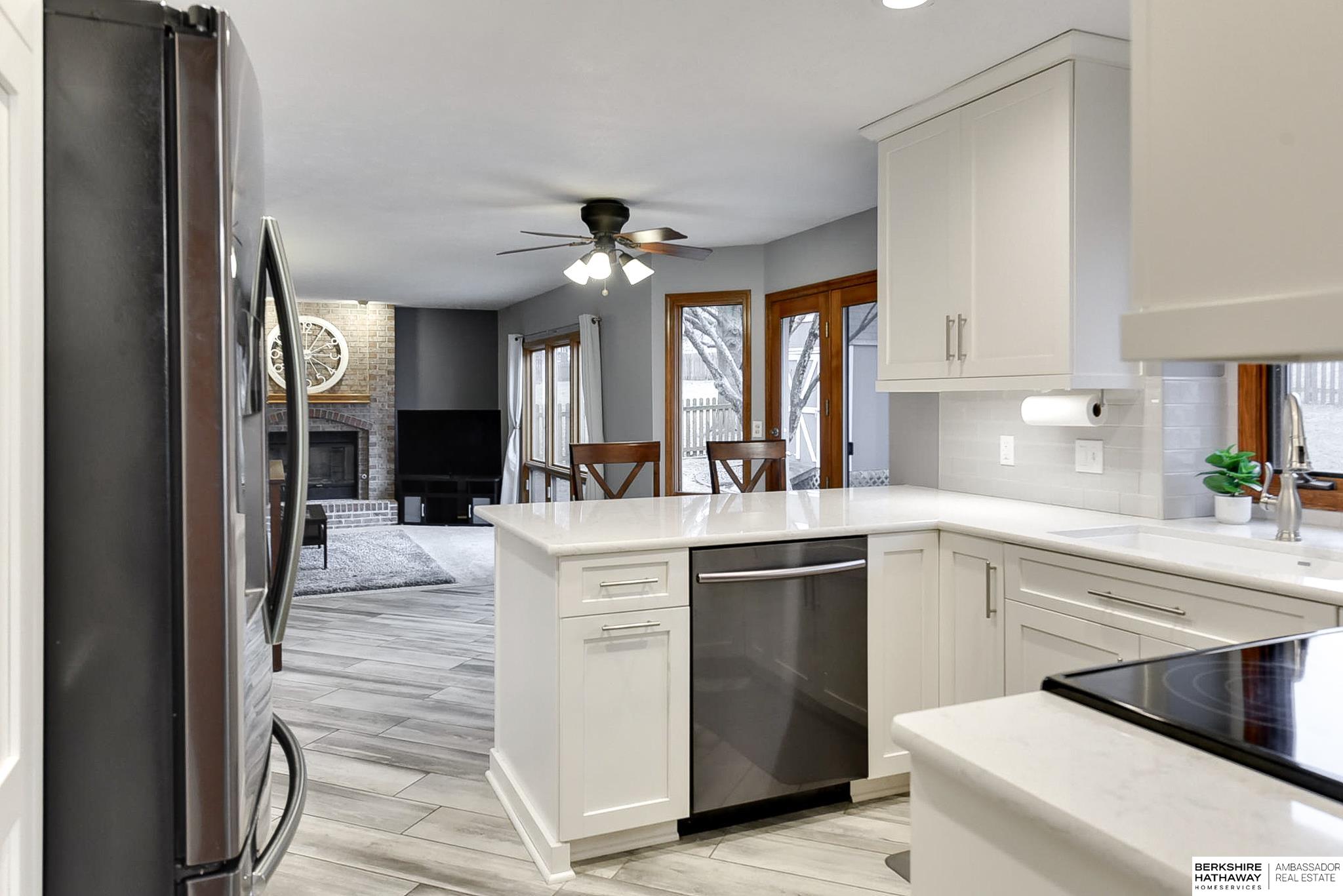 Papillion, Nebraska 68046, United States, 4 Bedrooms Bedrooms, ,4 BathroomsBathrooms,Residential,Pending,83192