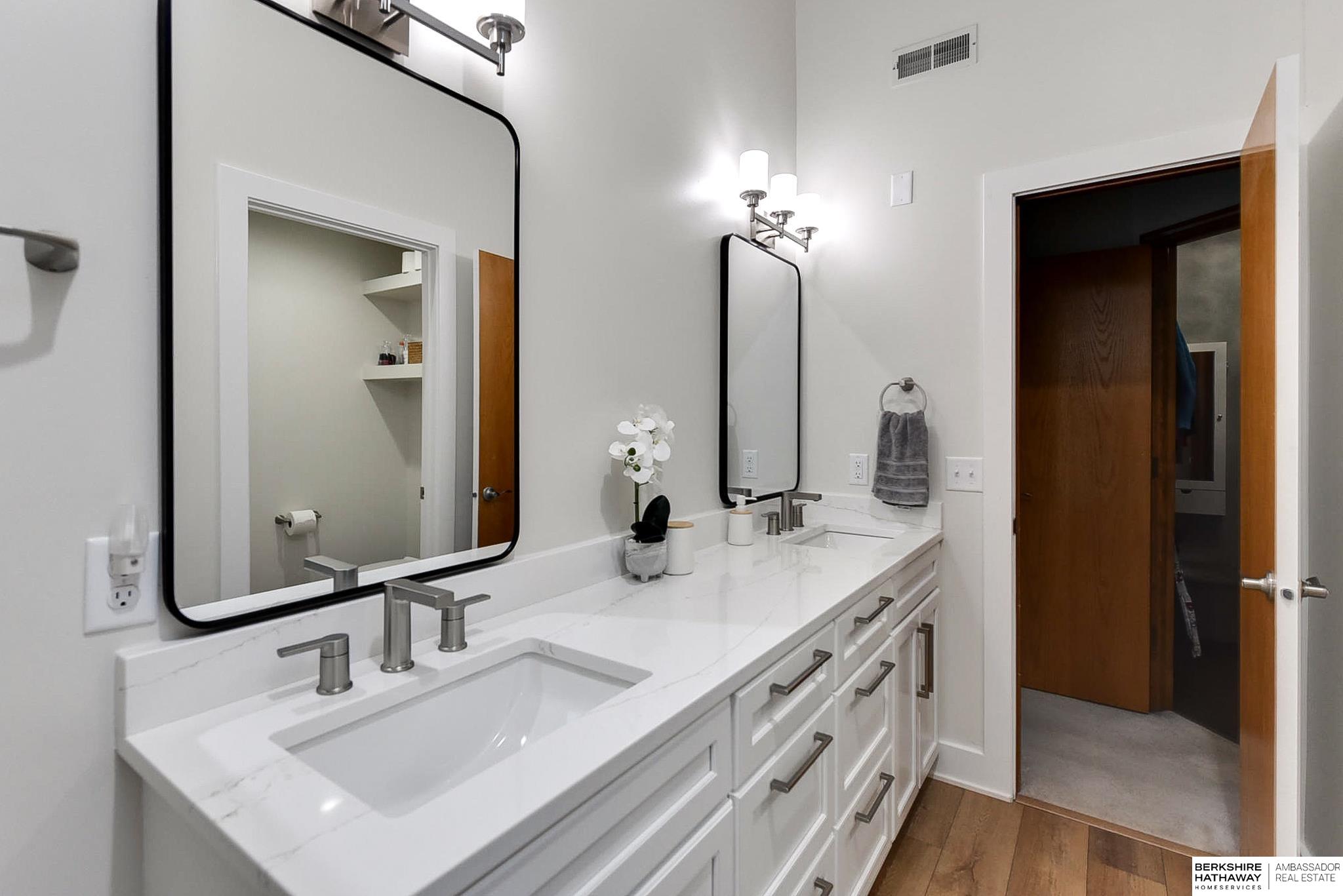 Papillion, Nebraska 68046, United States, 4 Bedrooms Bedrooms, ,4 BathroomsBathrooms,Residential,Pending,83192