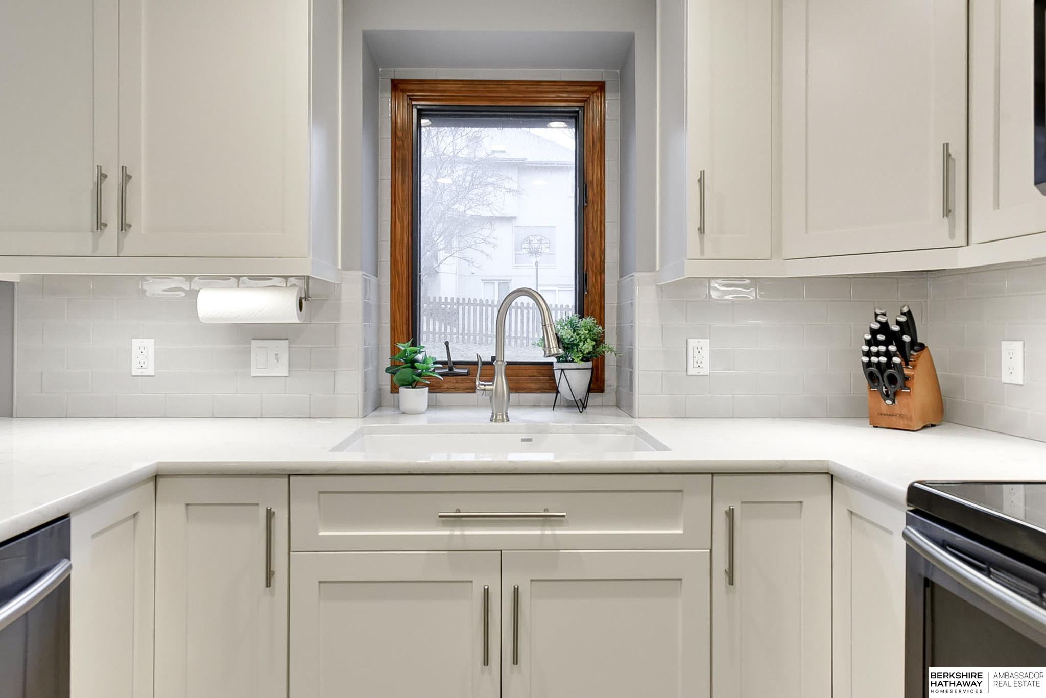 Papillion, Nebraska 68046, United States, 4 Bedrooms Bedrooms, ,4 BathroomsBathrooms,Residential,Pending,83192