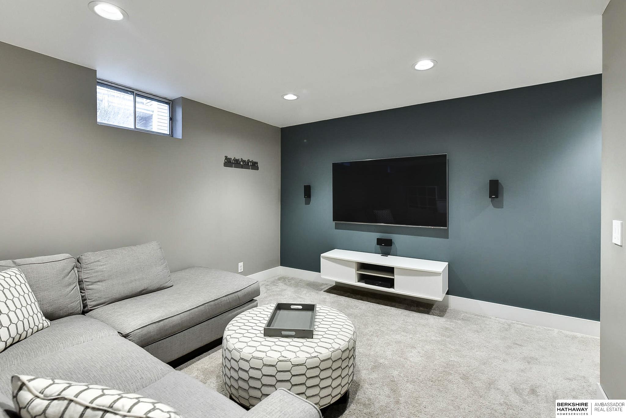 Papillion, Nebraska 68046, United States, 4 Bedrooms Bedrooms, ,4 BathroomsBathrooms,Residential,Pending,83192