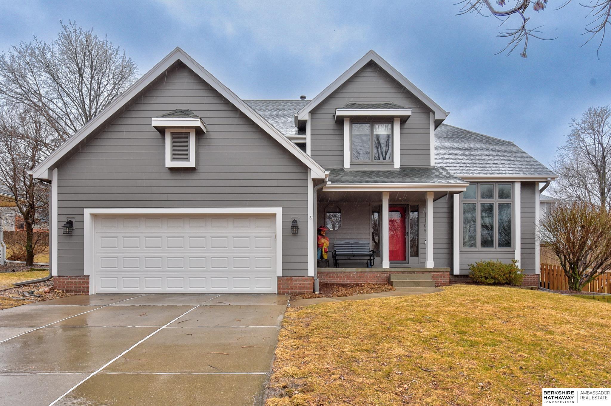 Papillion, Nebraska 68046, United States, 4 Bedrooms Bedrooms, ,4 BathroomsBathrooms,Residential,Pending,83192