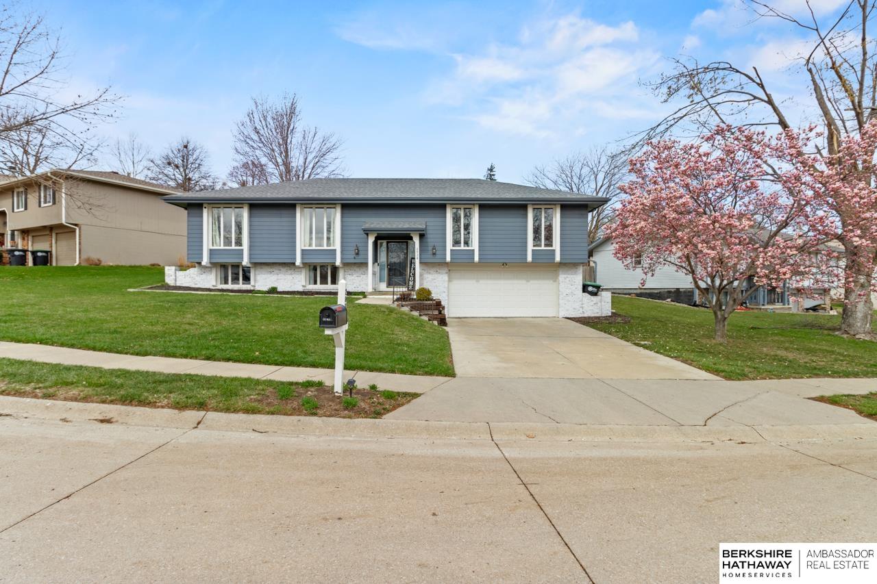 Omaha, Nebraska 68130, United States, 3 Bedrooms Bedrooms, ,2 BathroomsBathrooms,Residential,Pending,105813