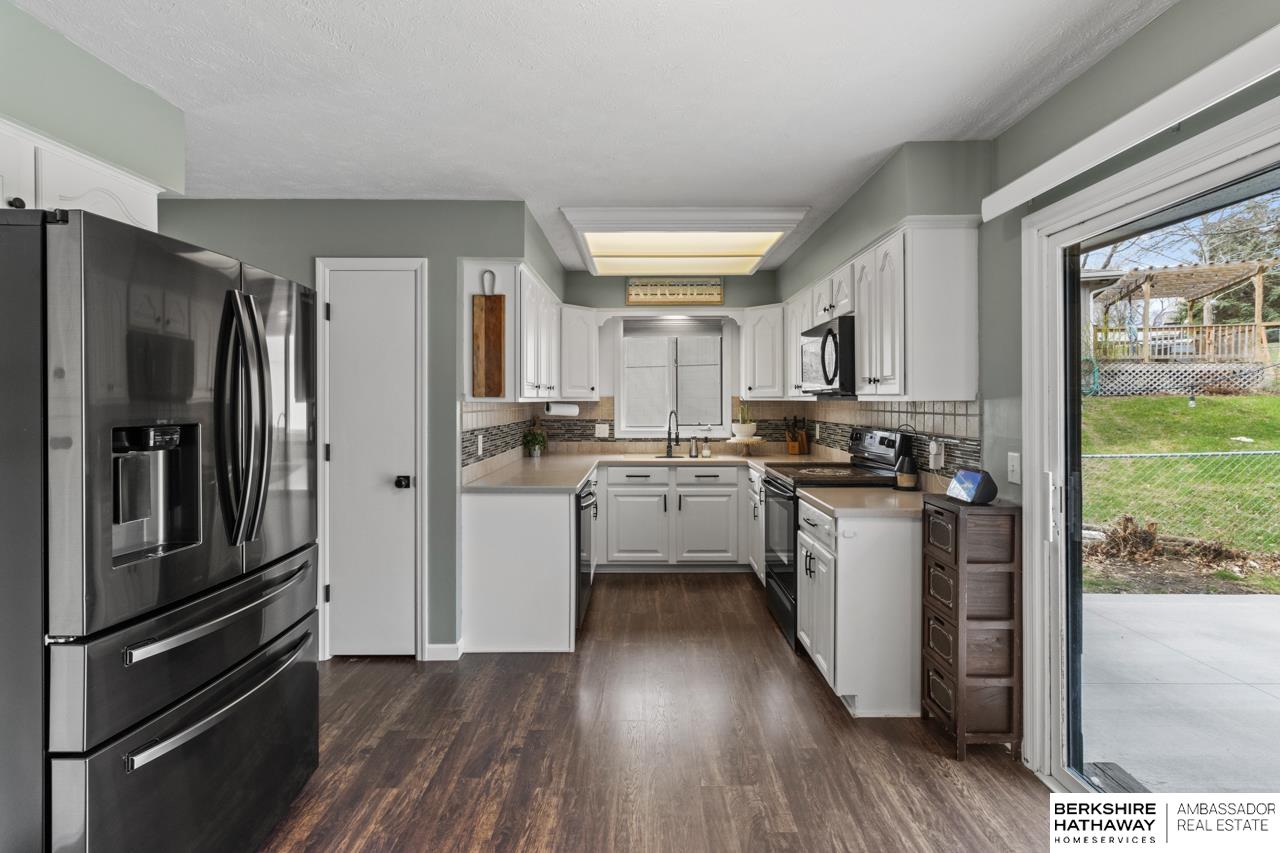 Omaha, Nebraska 68130, United States, 3 Bedrooms Bedrooms, ,2 BathroomsBathrooms,Residential,Pending,105813