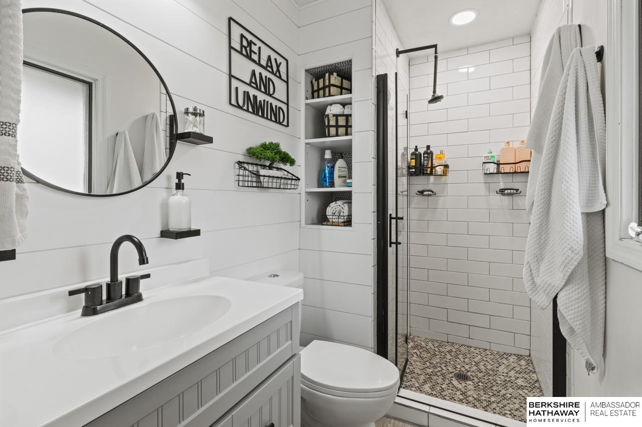 Omaha, Nebraska 68130, United States, 3 Bedrooms Bedrooms, ,2 BathroomsBathrooms,Residential,Pending,105813